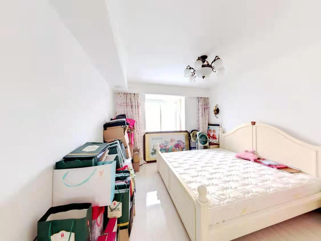 天山花苑西区 3室2厅1卫 132.00m&sup2;