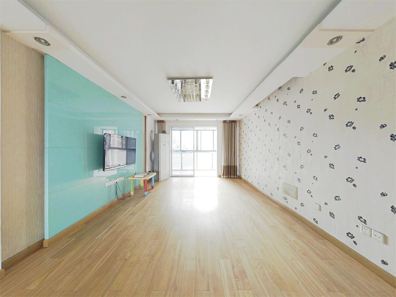 长航地中海花园 3室2厅2卫 135.60m²
