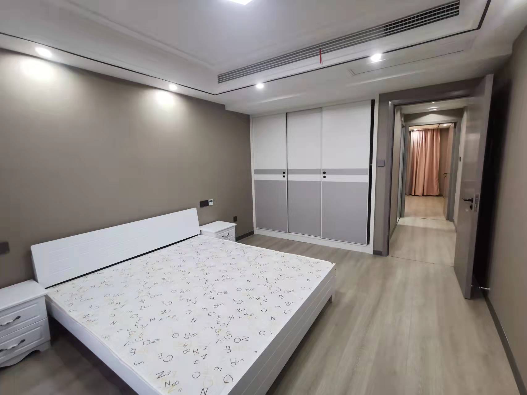 南山国际社区 3室2厅2卫 104.00m&sup2;