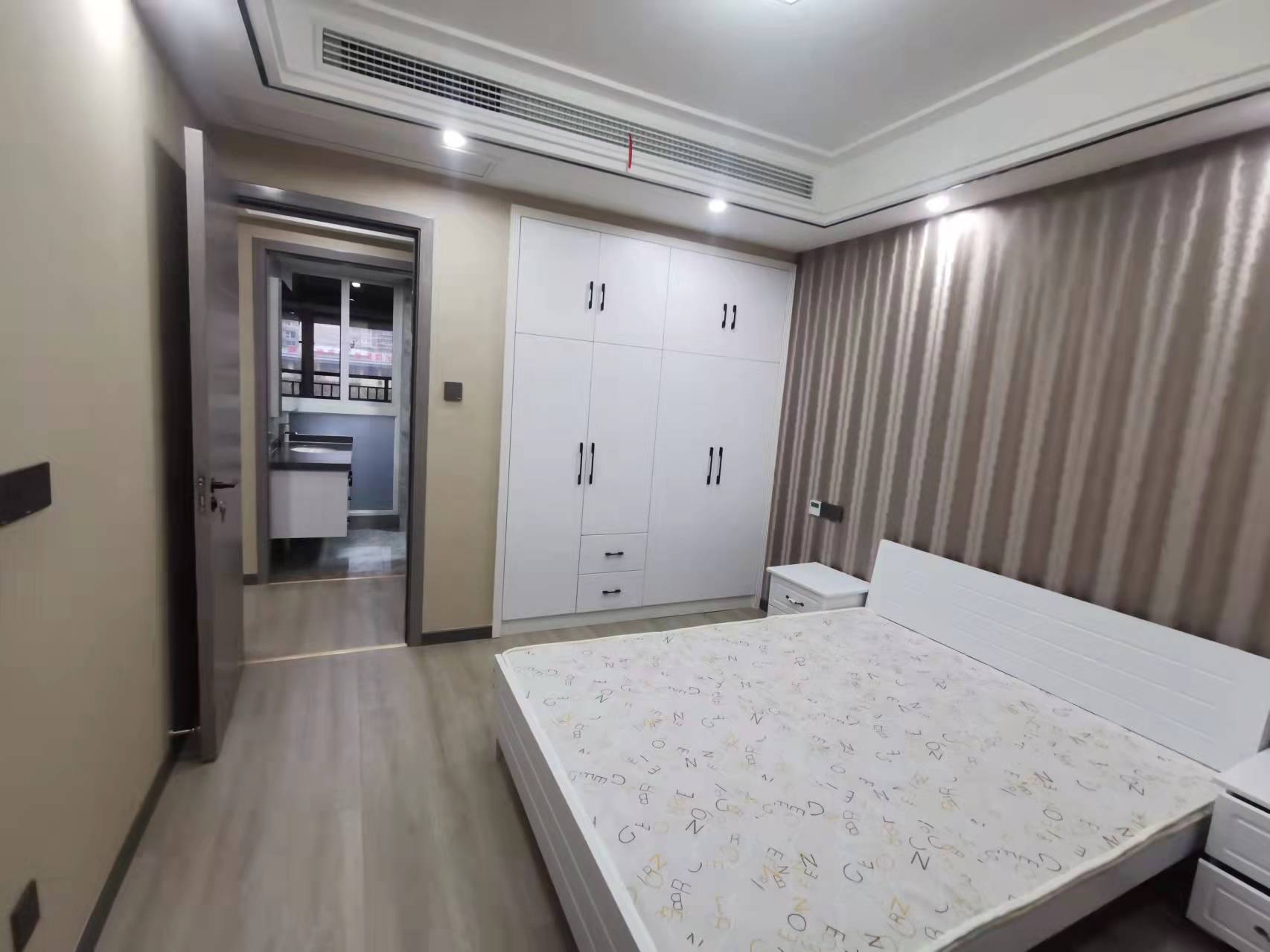 南山国际社区 3室2厅1卫 100m&sup2;