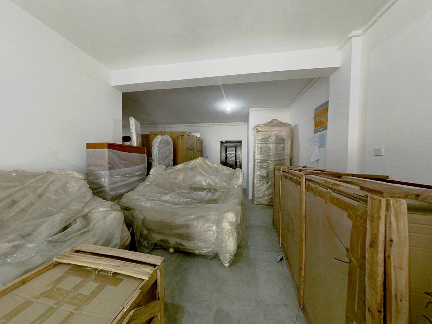 盛和九里香堤一期 5室2厅2卫 316.00m²