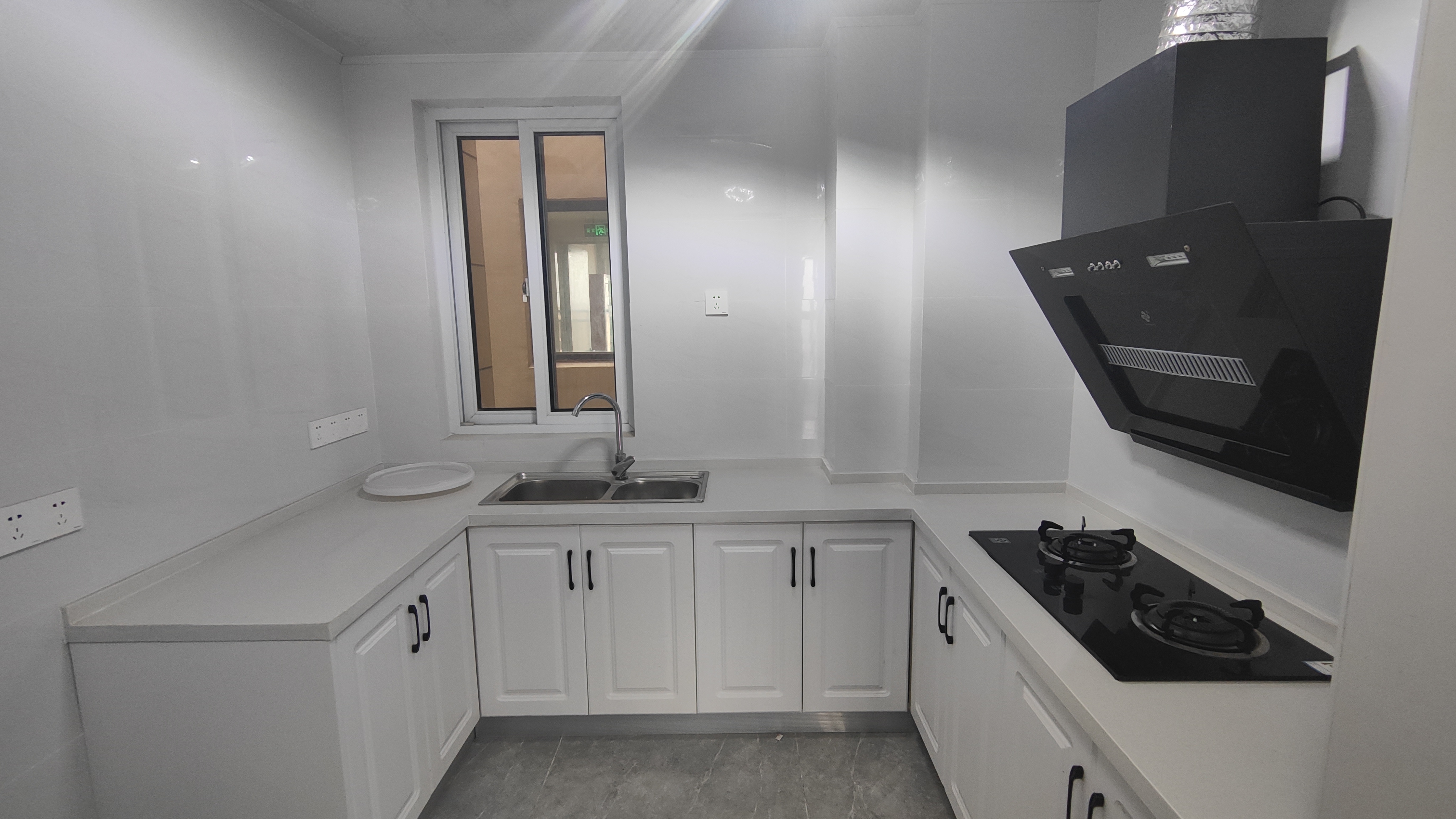 世茂新界 3室2厅1卫 92m&sup2;