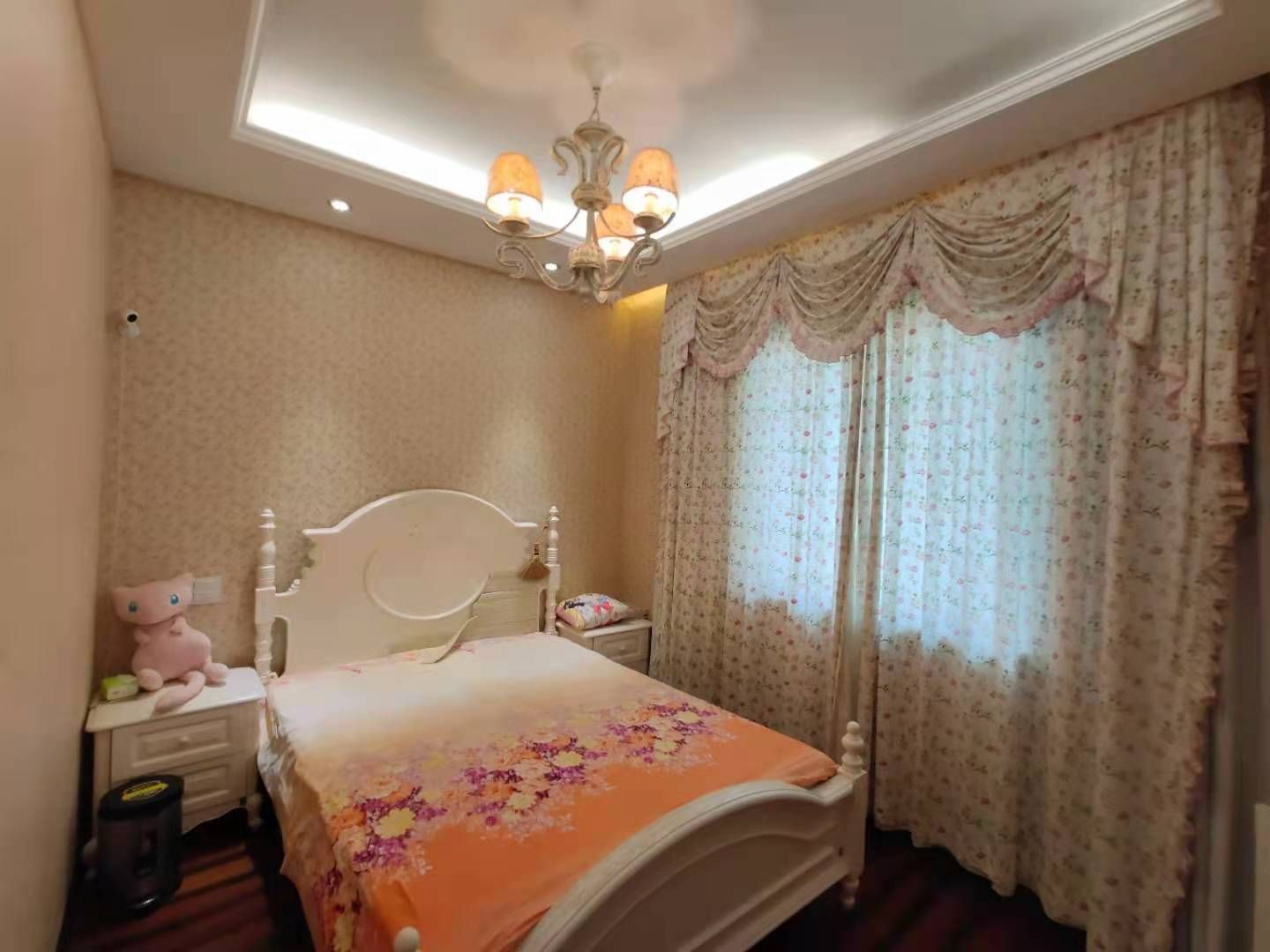 优山美地花园南区 5室3厅3卫 290m&sup2;