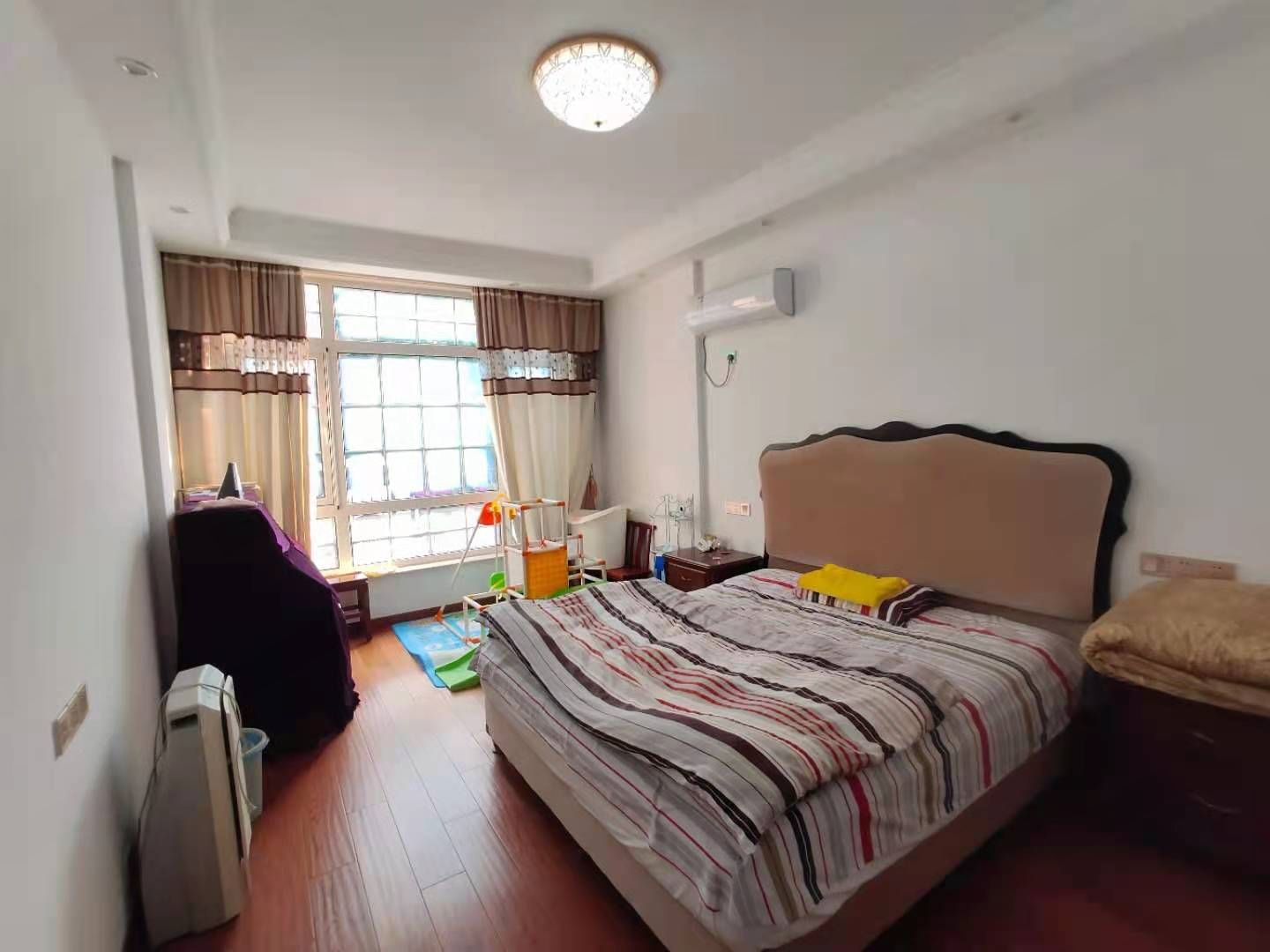 优山美地花园南区 5室3厅3卫 290m&sup2;