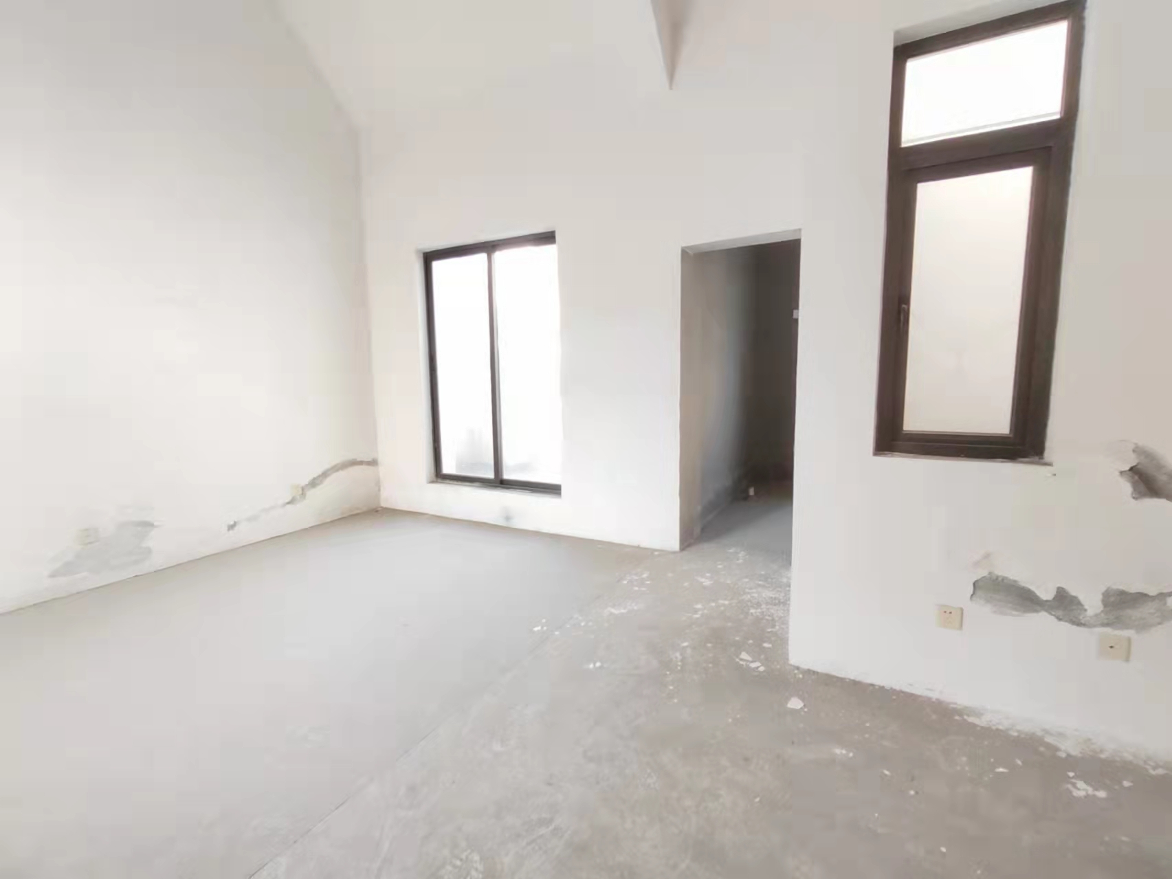 英伦上院 5室2厅3卫 295m²