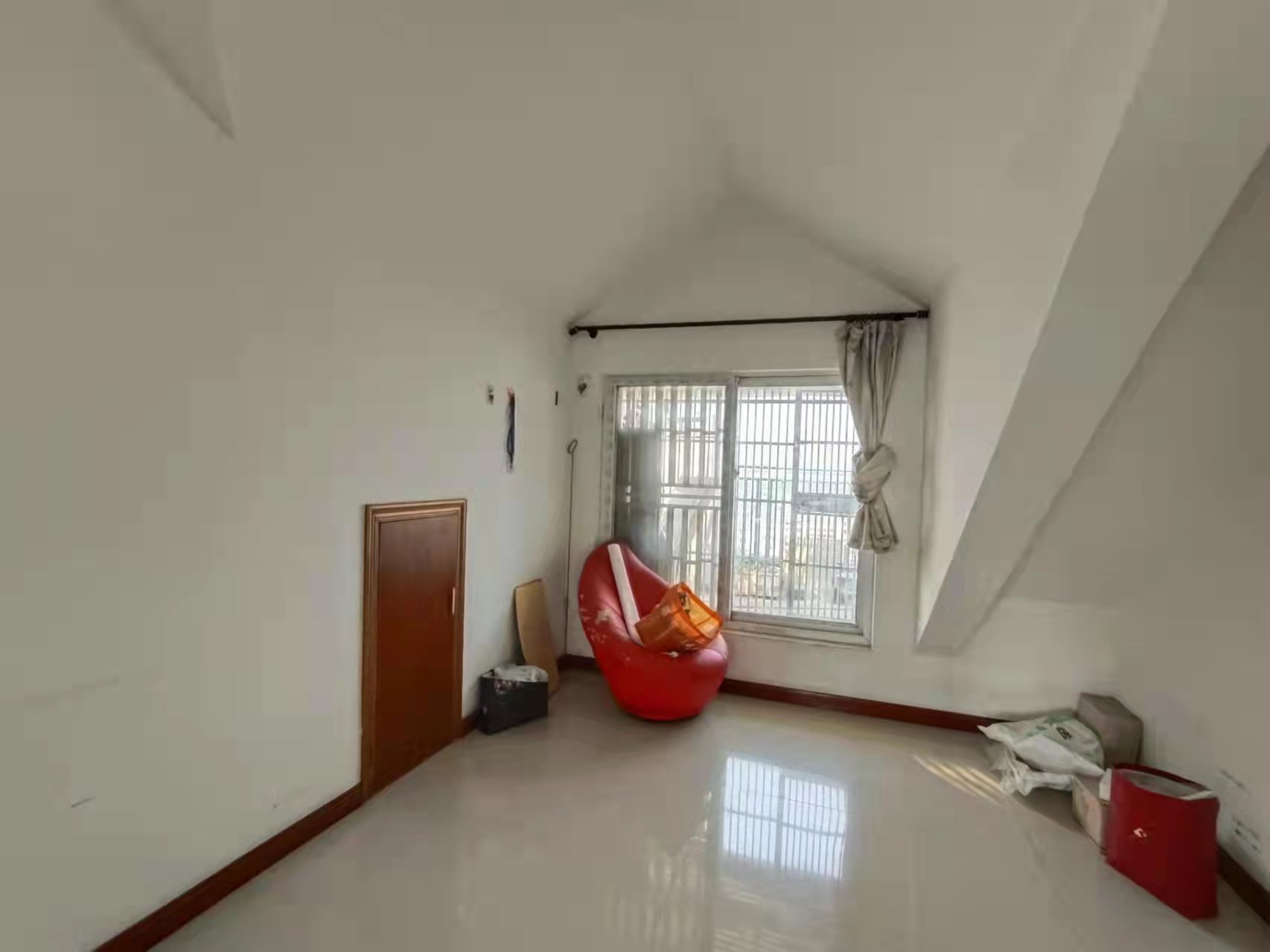 长航地中海花园 4室2厅2卫 160m&sup2;
