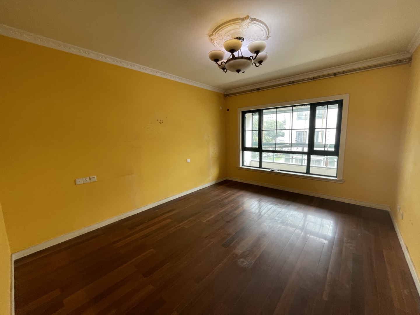 天安花园 5室3厅4卫 369.00m&sup2;