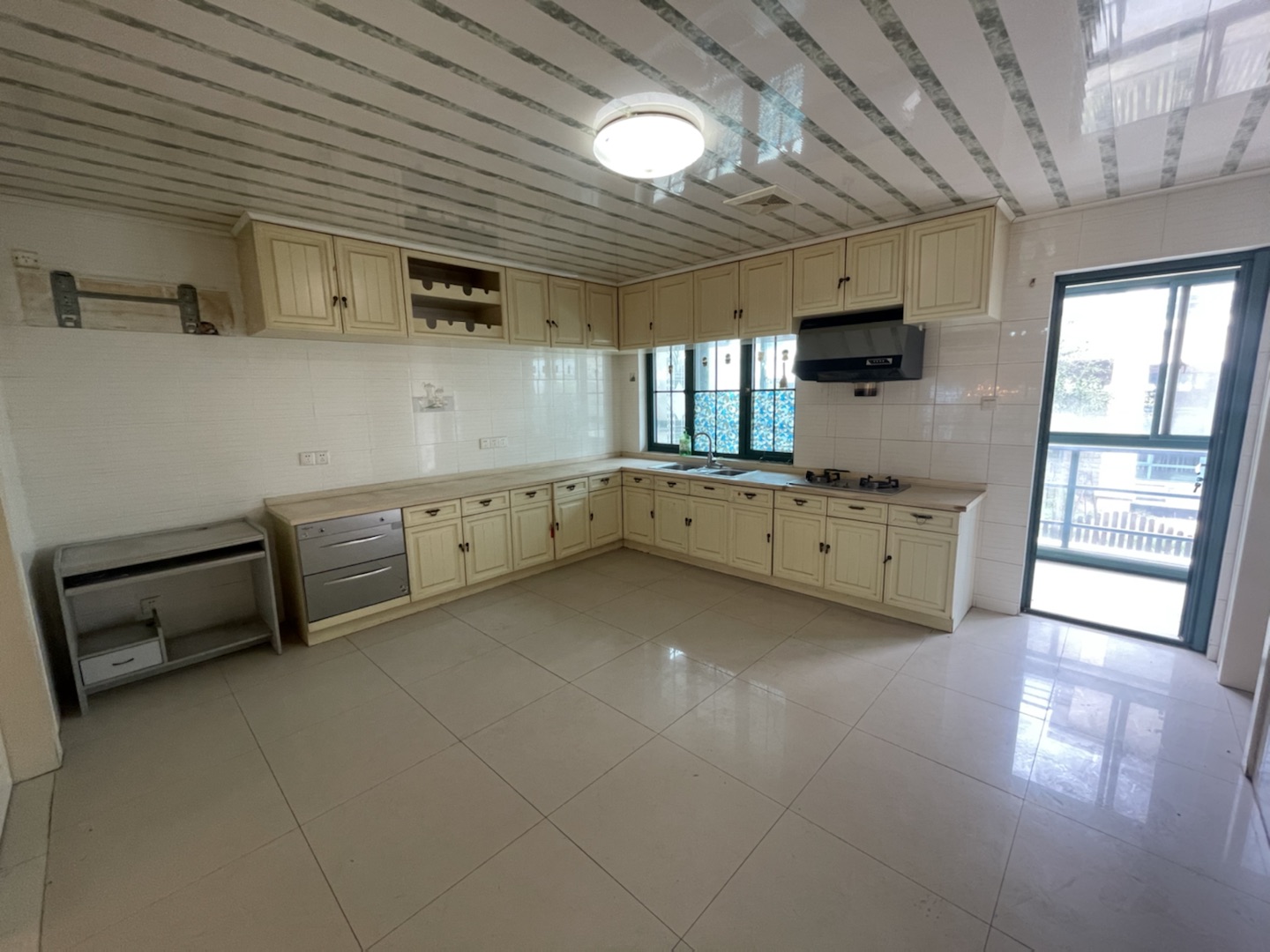 天安花园 5室3厅4卫 369.00m&sup2;