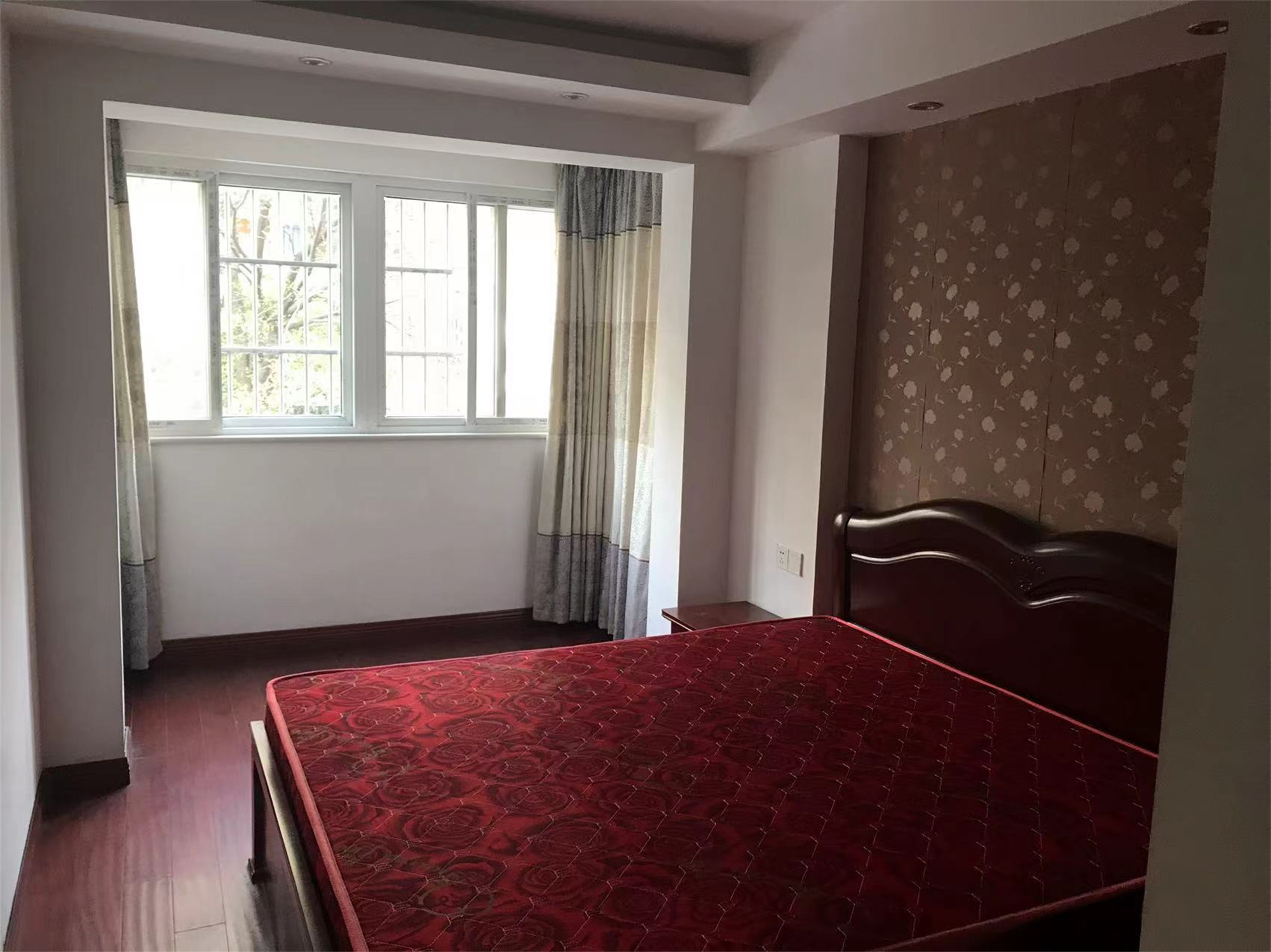 东晖花园 2室1厅1卫 90m&sup2;