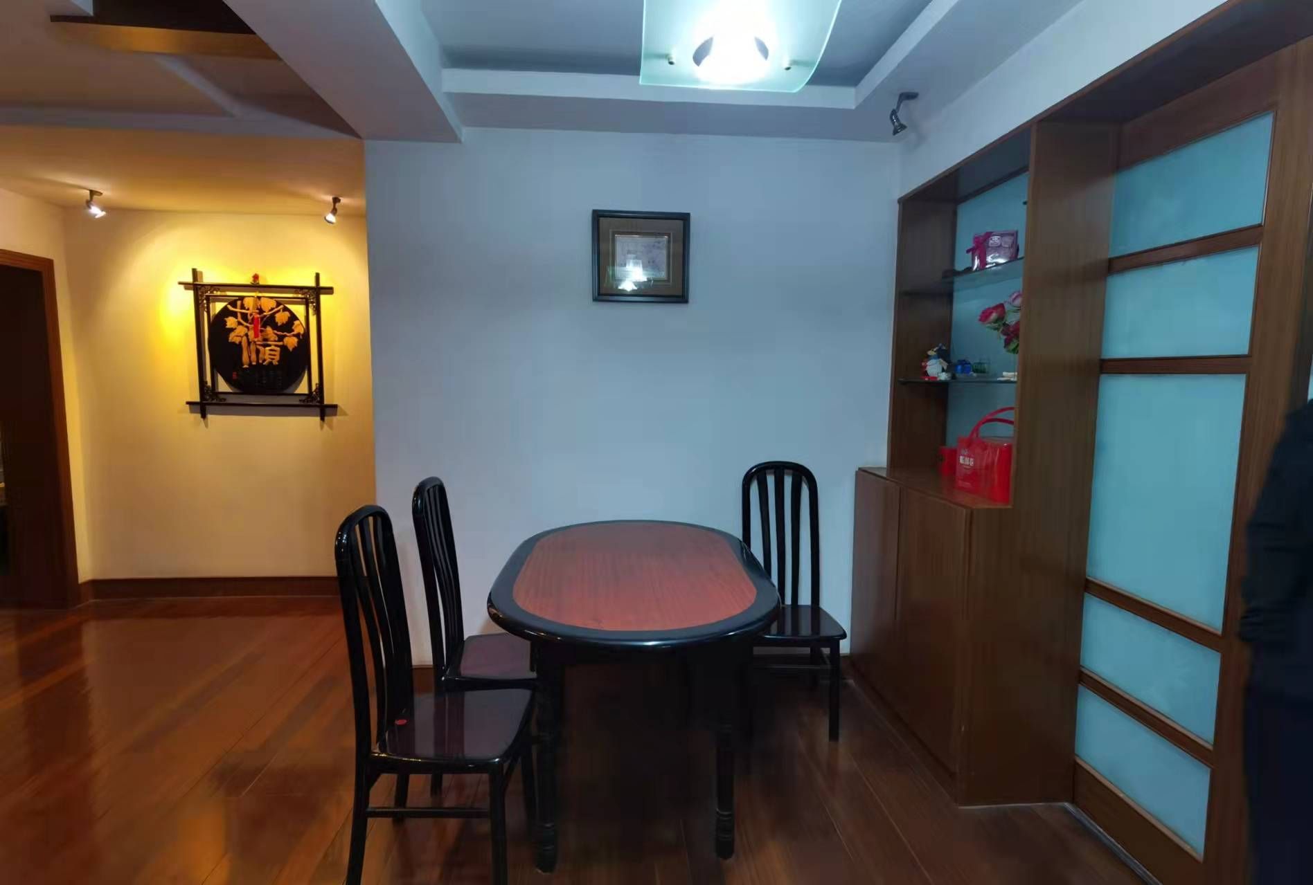 濠景园西区 3室2厅1卫 140m&sup2;