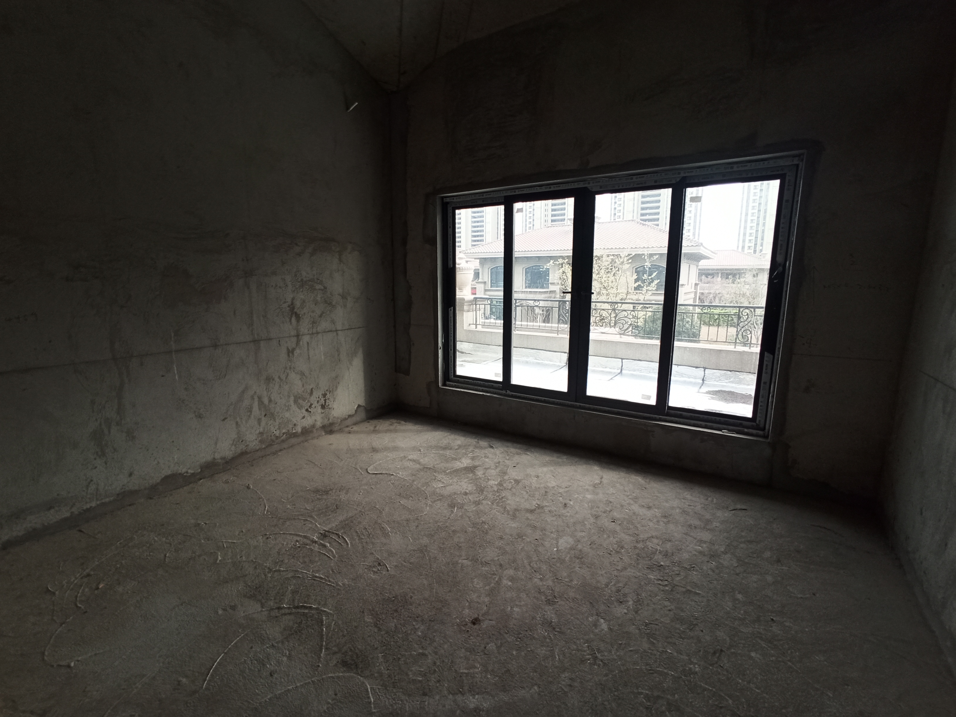 恒大悦珑湾 4室2厅3卫 141m&sup2;