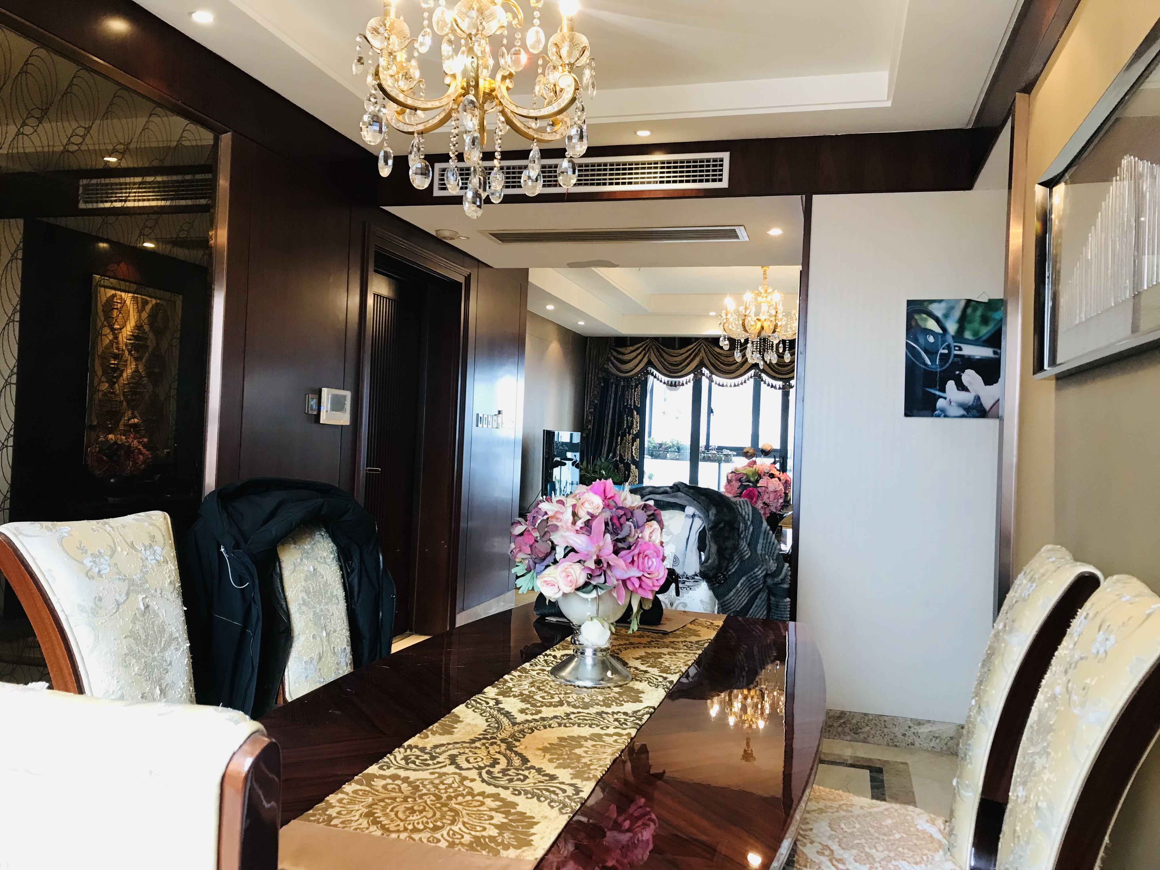 圆融广场公馆 3室2厅2卫 145.00m&sup2;