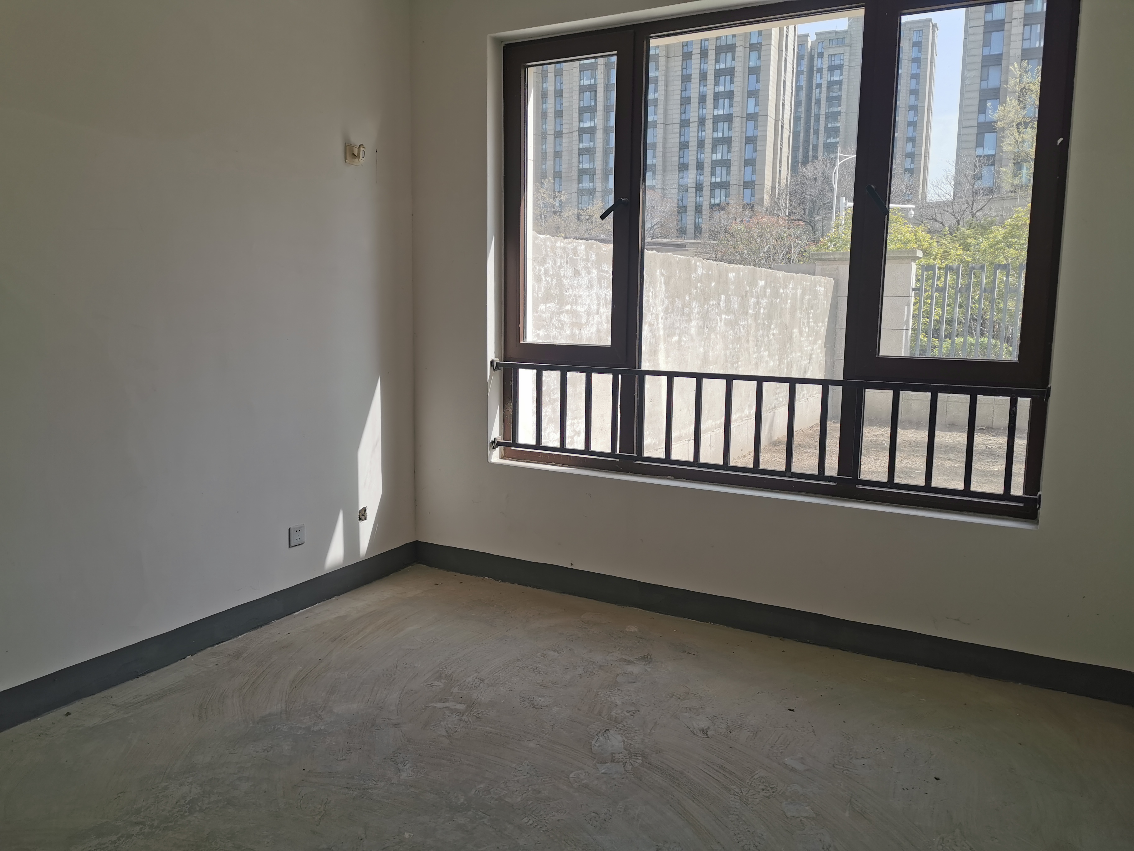 城山隐花苑 4室2厅1卫 345.00m&sup2;