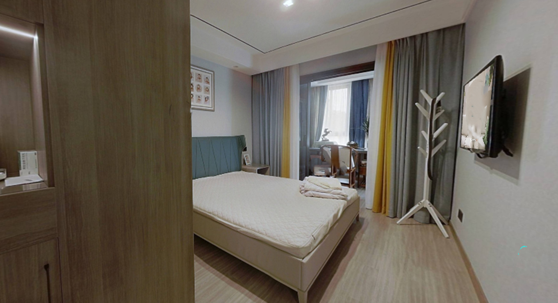 万濠山庄 3室2厅2卫 143m&sup2;