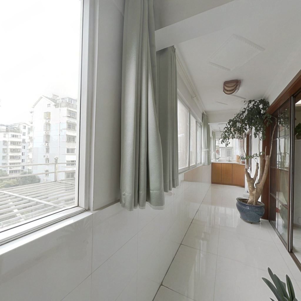 锦安花园一期 3室2厅1卫 134.5m&sup2;