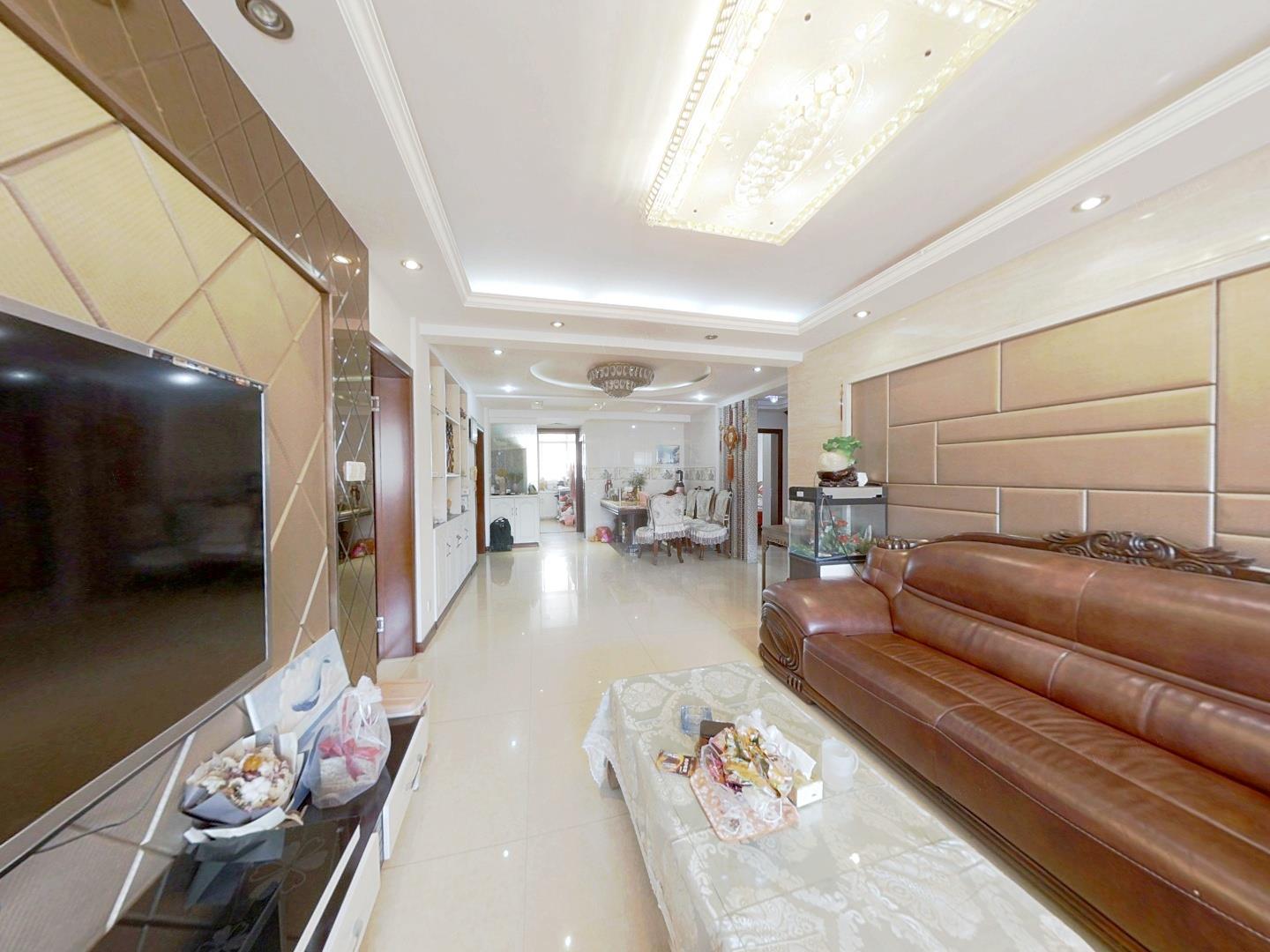 锦安花园一期 5室4厅2卫 125m²