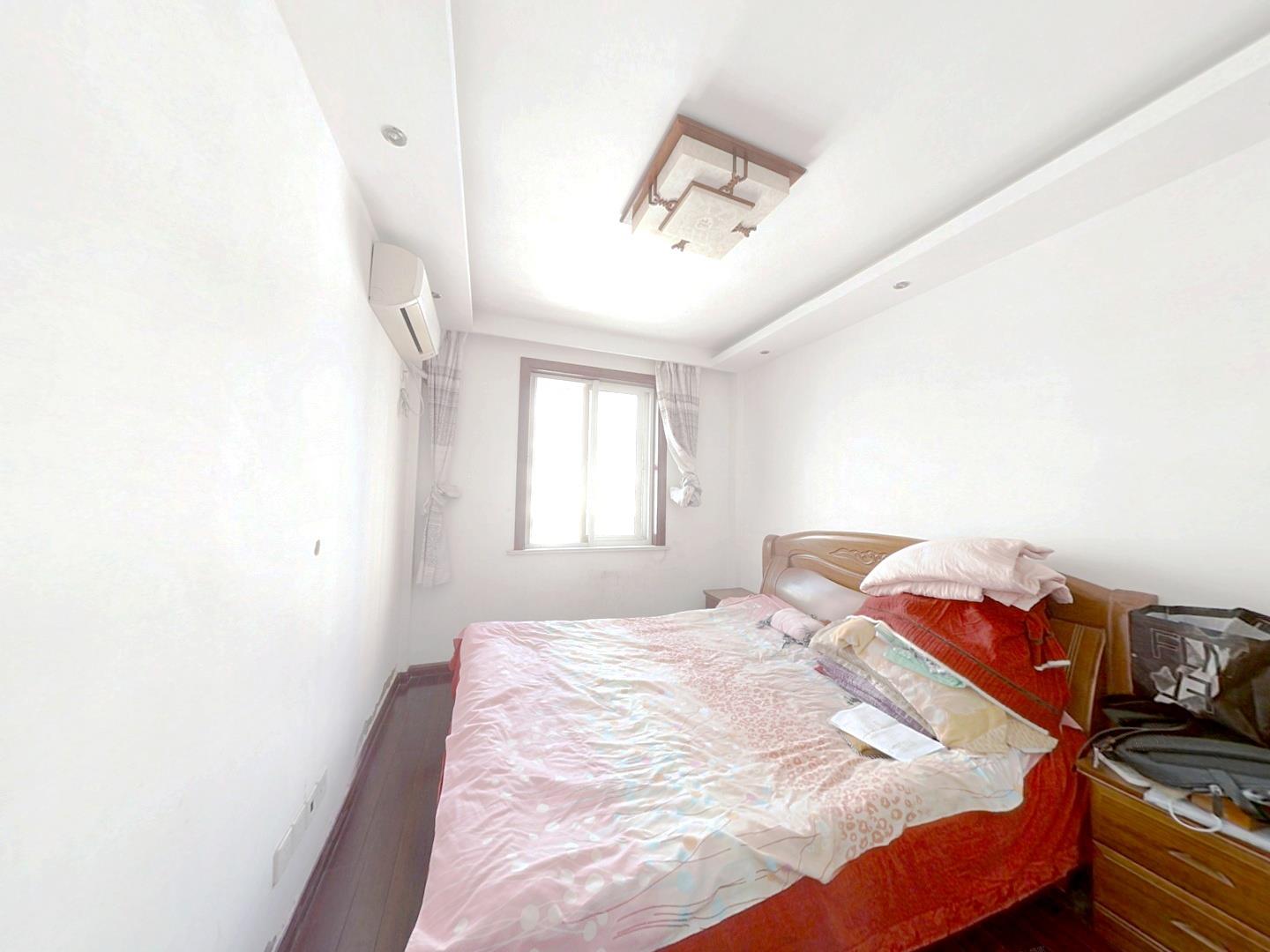 锦安花园一期 5室4厅2卫 125m²