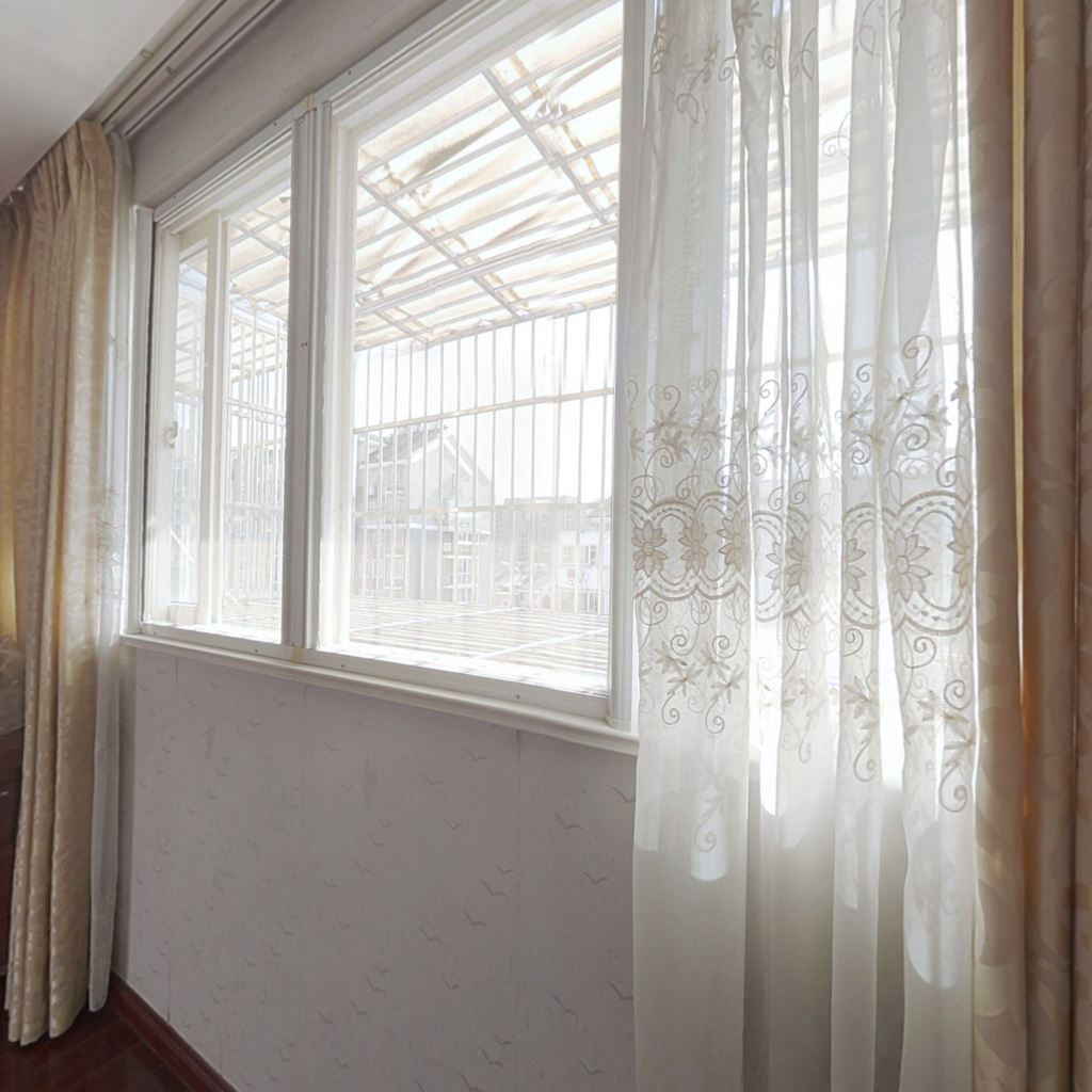 锦安花园一期 5室4厅2卫 125m²