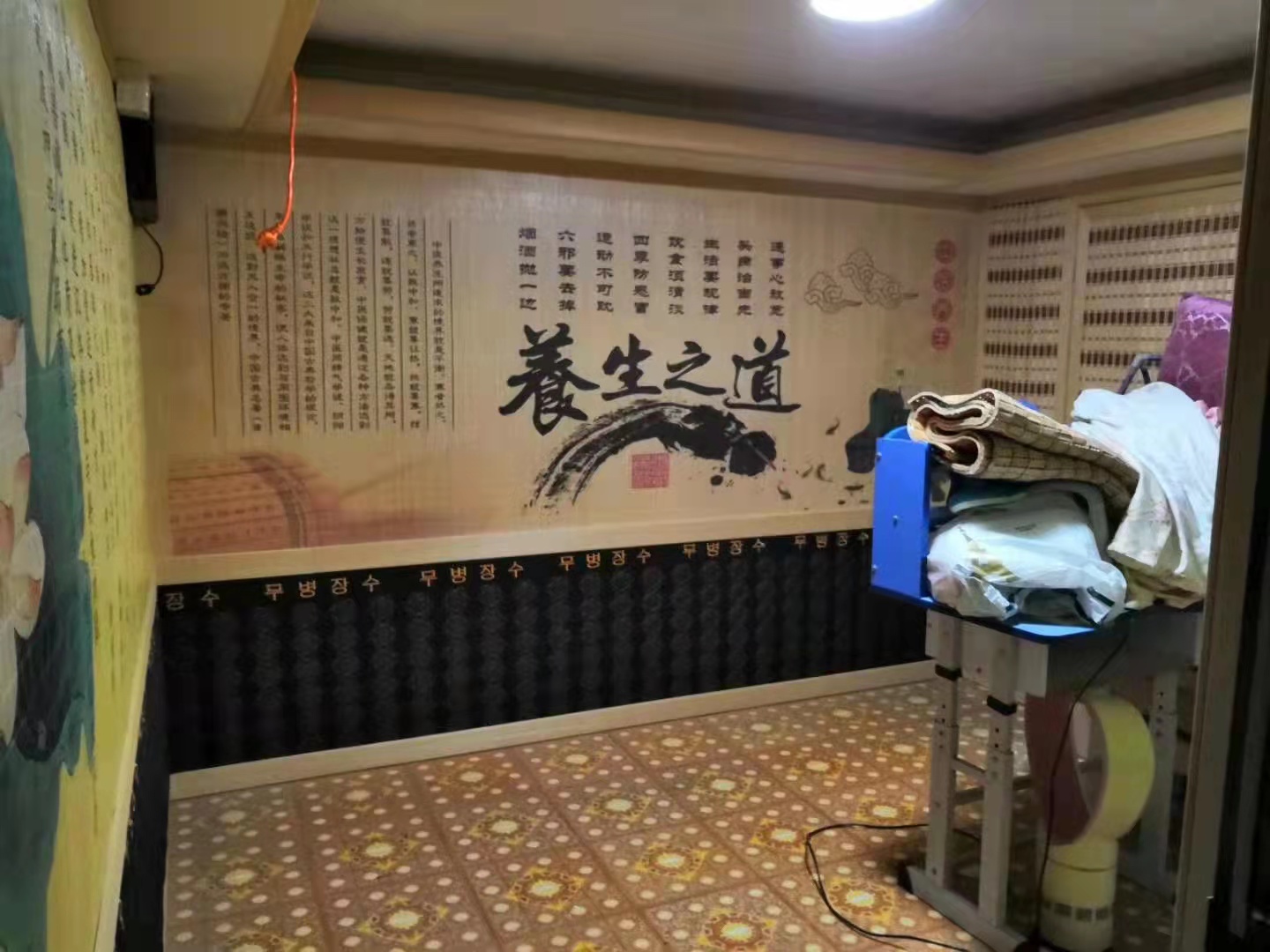 华都商业广场 4室厅卫 148m&sup2;