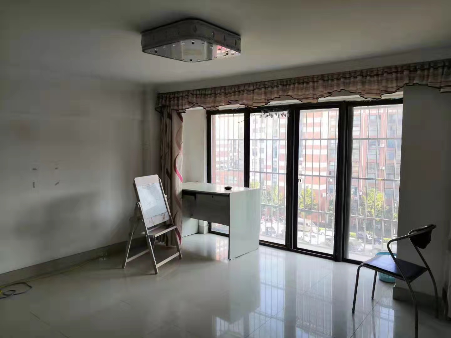 华都商业广场 4室厅卫 148m&sup2;