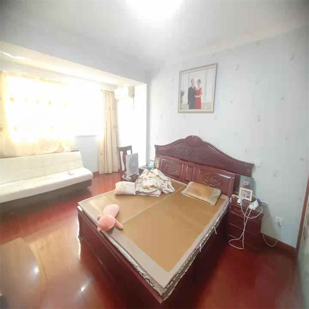 锦安花园一期 3室2厅1卫 134.91m&sup2;