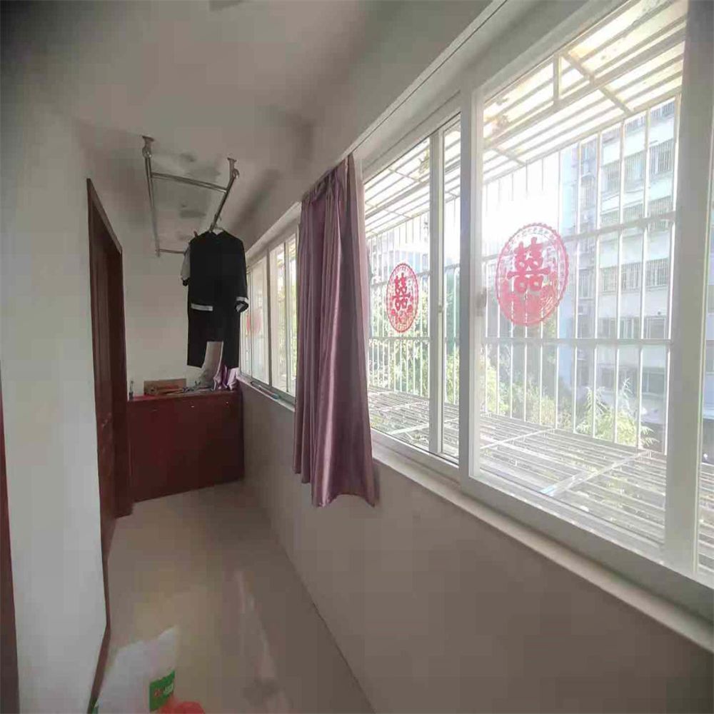锦安花园一期 3室2厅1卫 134.91m&sup2;