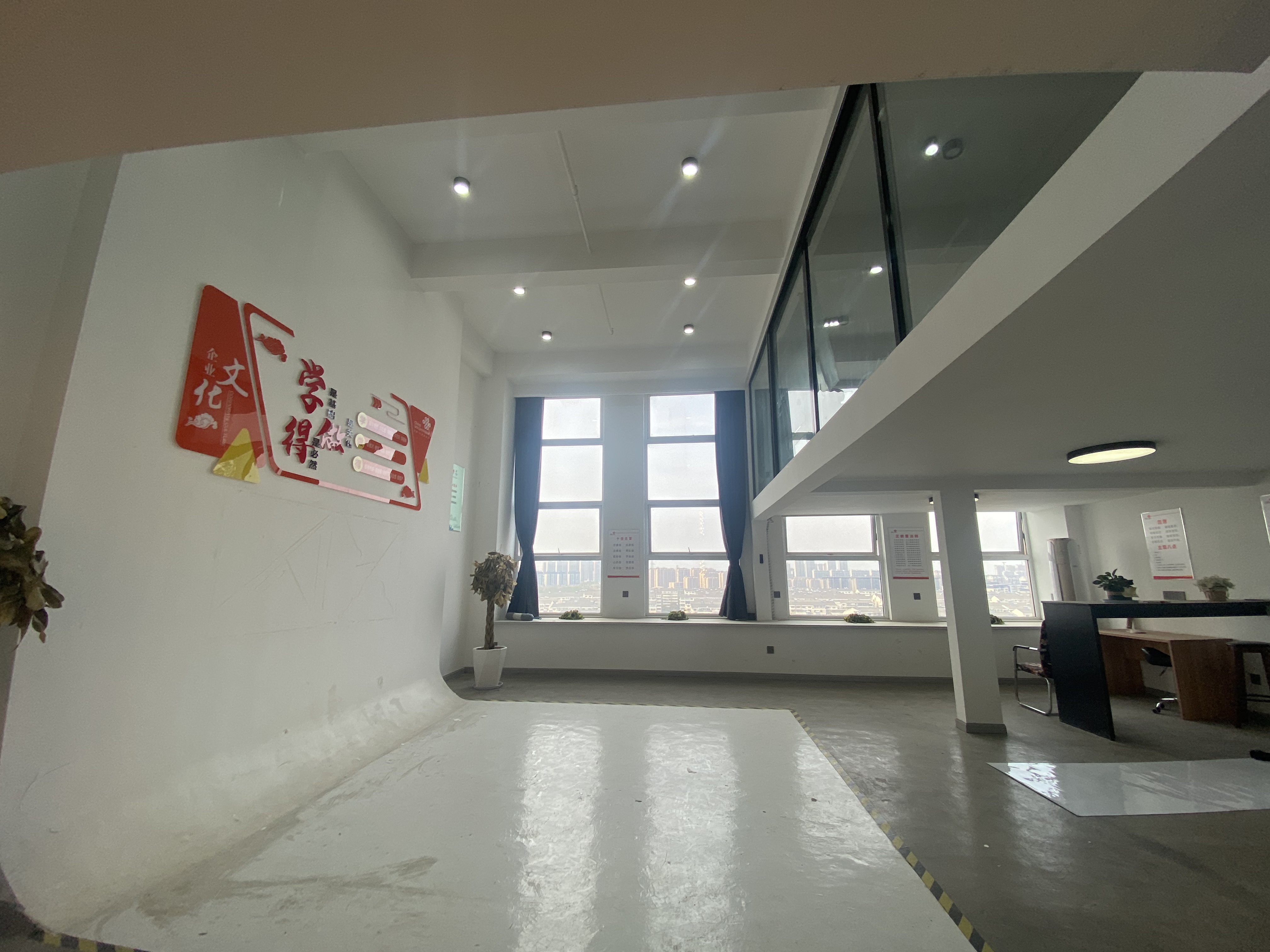 永和大厦 4室2厅2卫 126.00m&sup2;