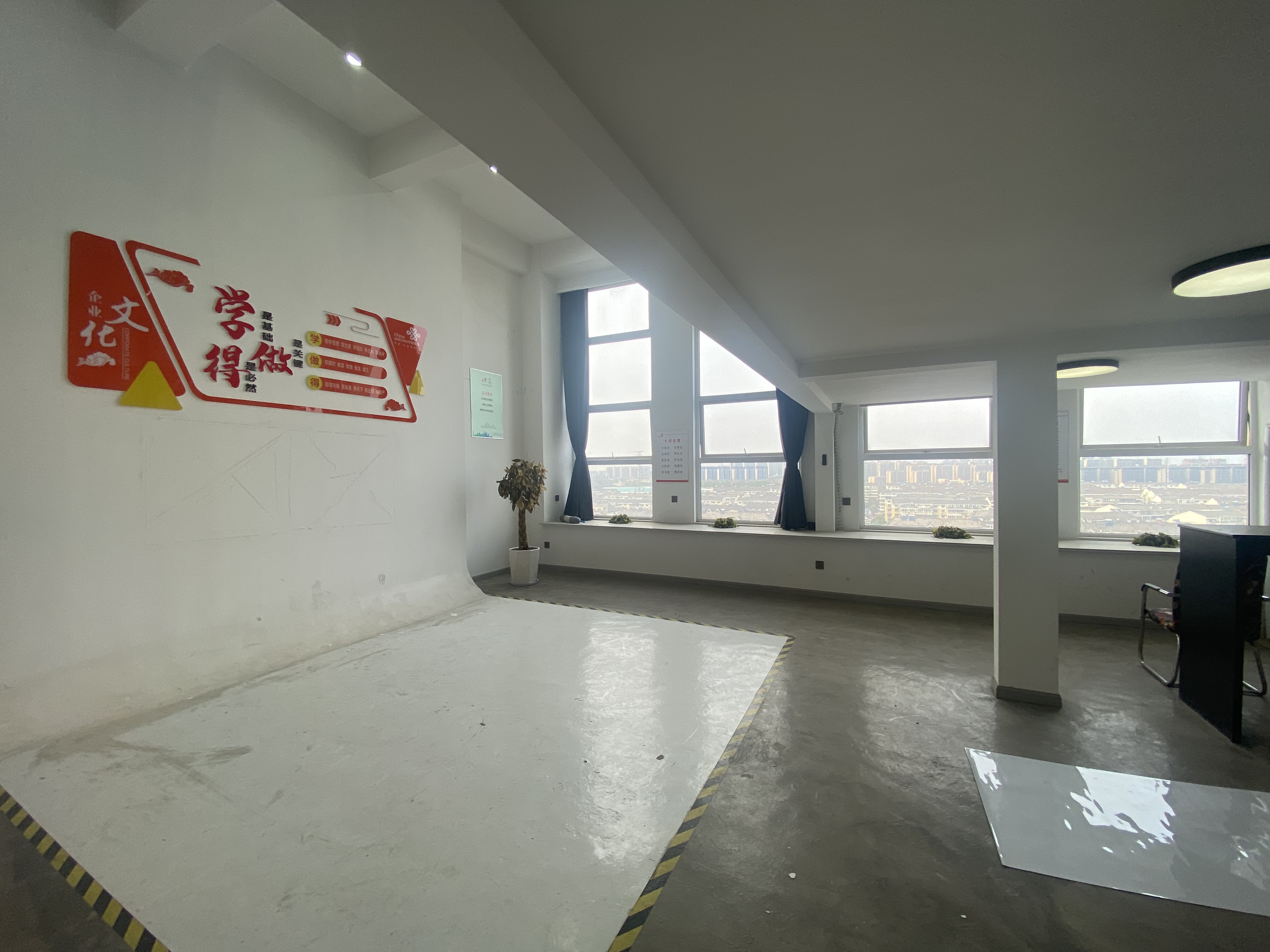 永和大厦 4室2厅2卫 126.00m&sup2;