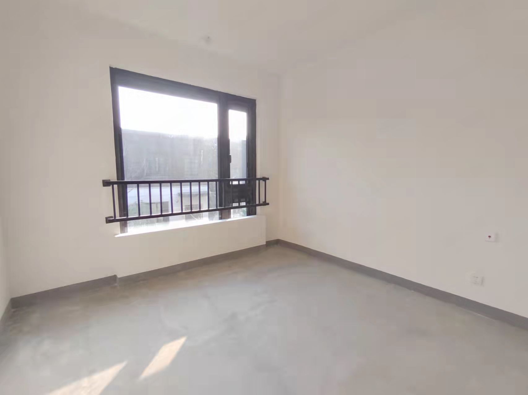 春风南岸东园 4室2厅2卫 204.27m&sup2;