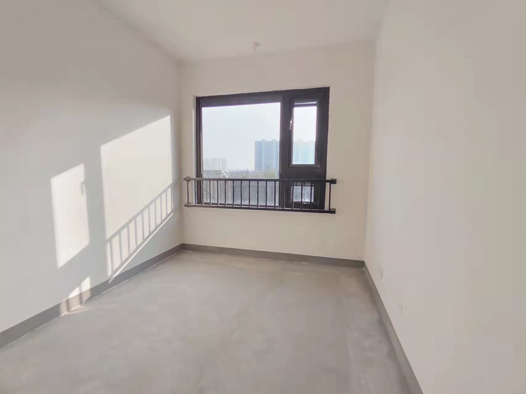 春风南岸东园 4室2厅2卫 204.27m&sup2;