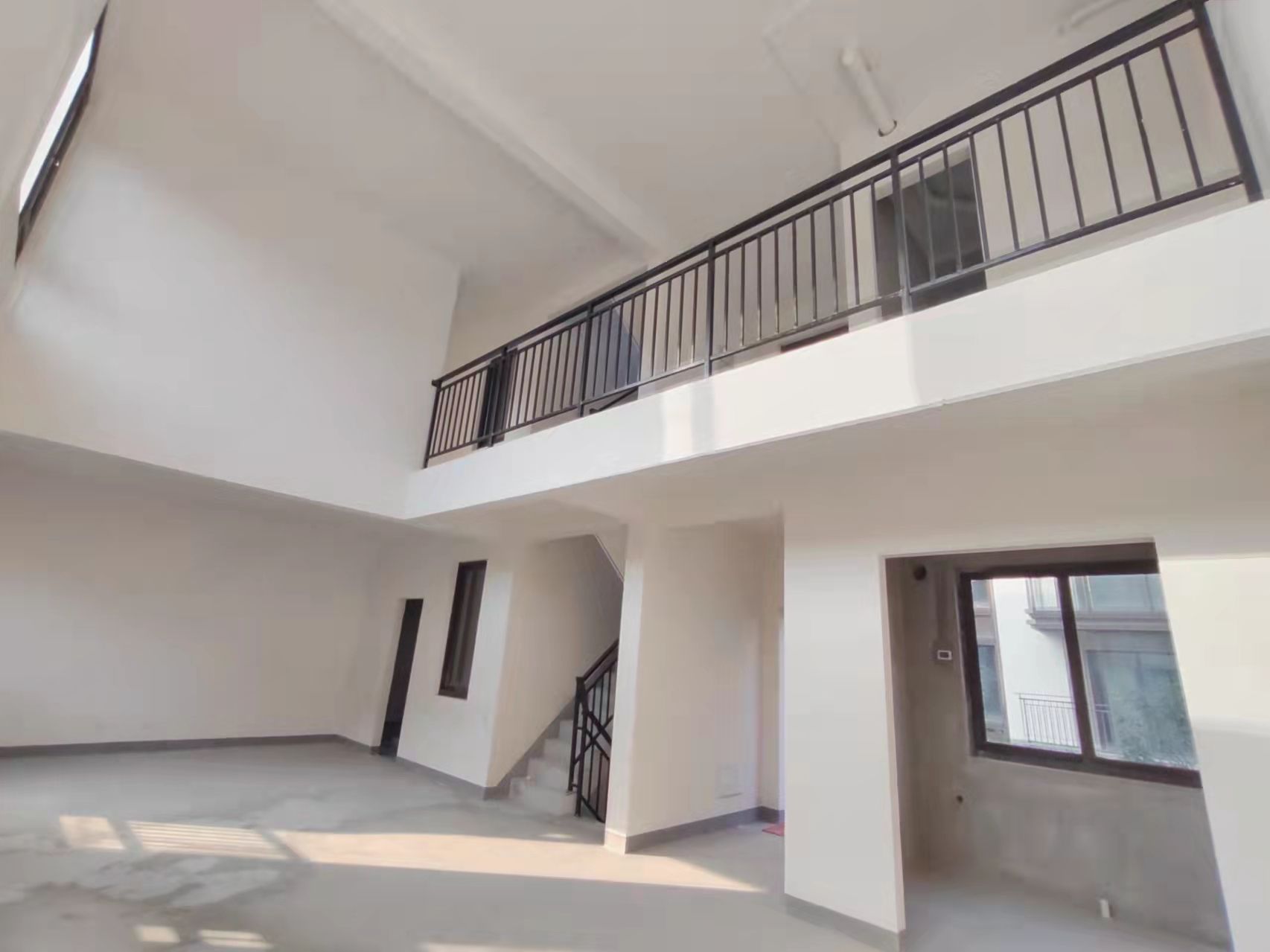 春风南岸东园 4室2厅2卫 204.27m&sup2;
