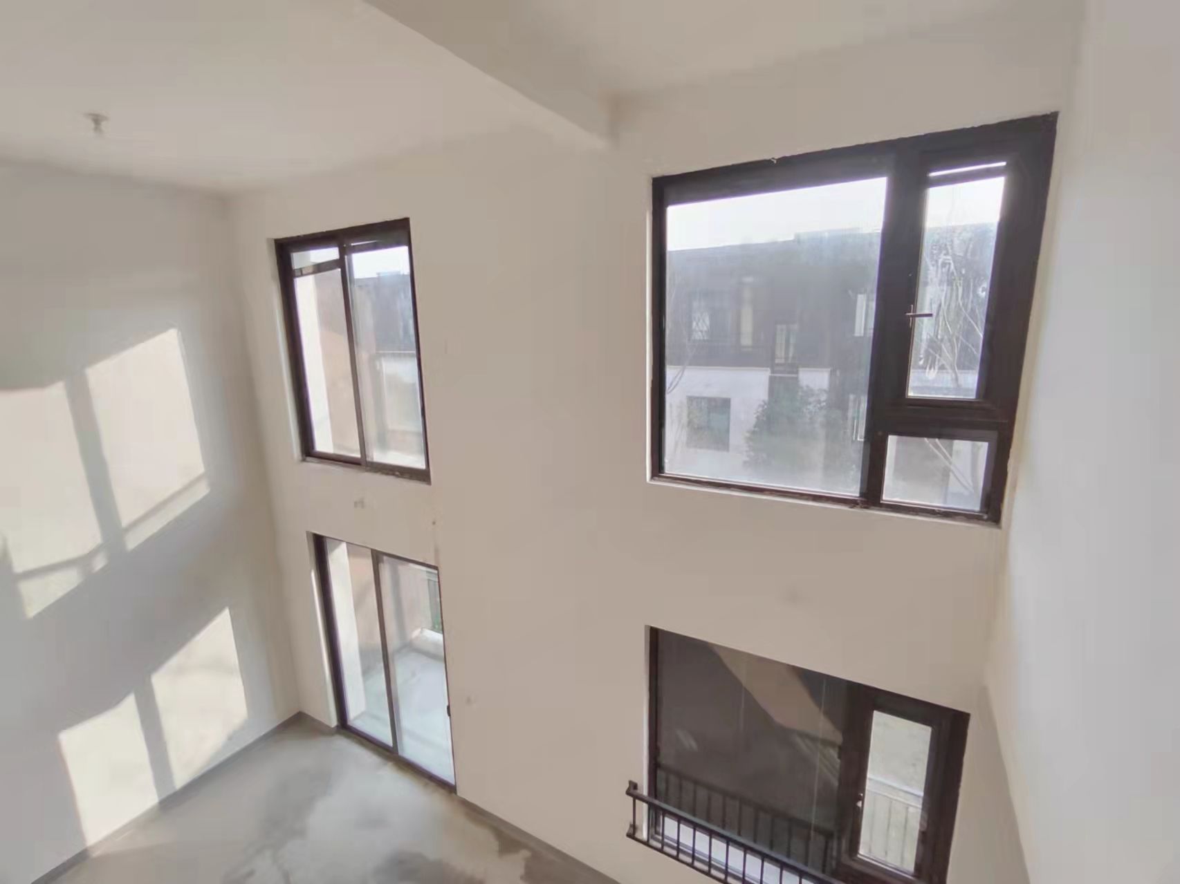 春风南岸东园 4室2厅2卫 204.27m&sup2;