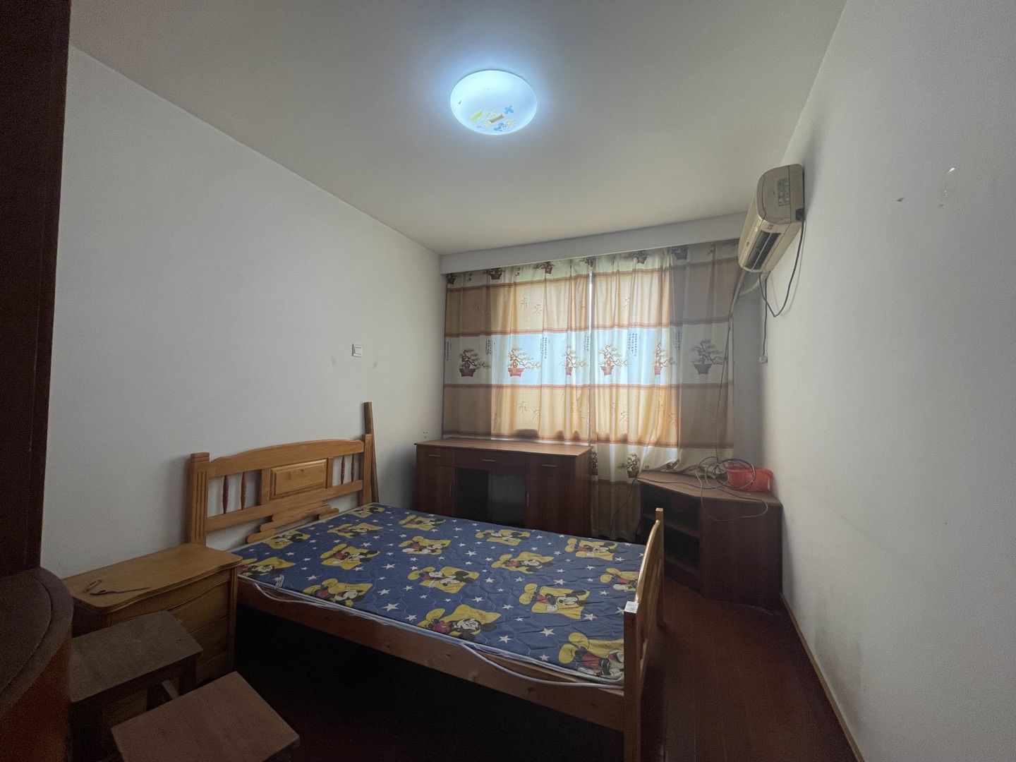 海港新村 3室2厅2卫 84m&sup2;