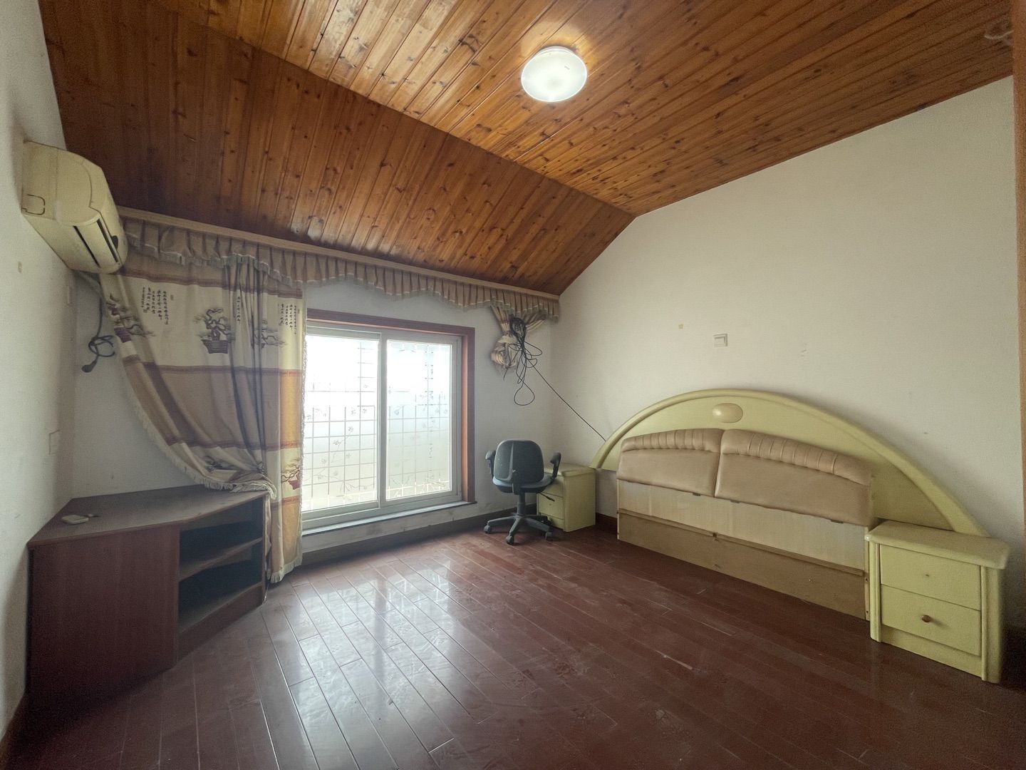 海港新村 3室2厅2卫 84m&sup2;