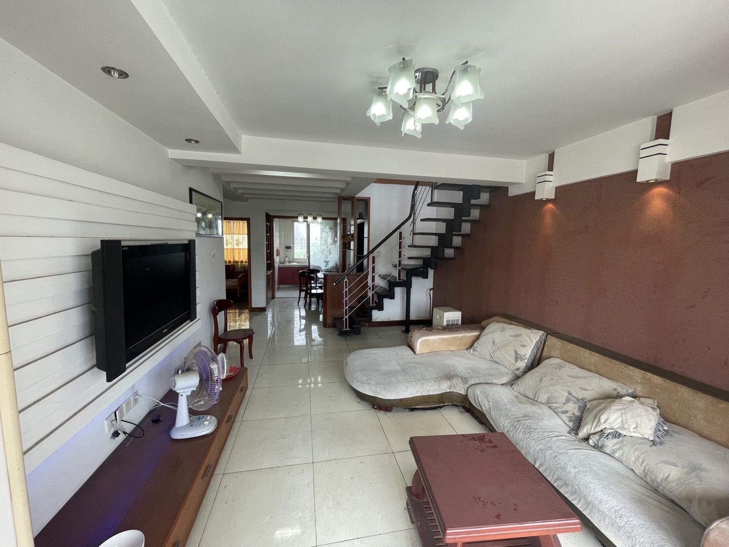 海港新村 3室2厅2卫 84m&sup2;