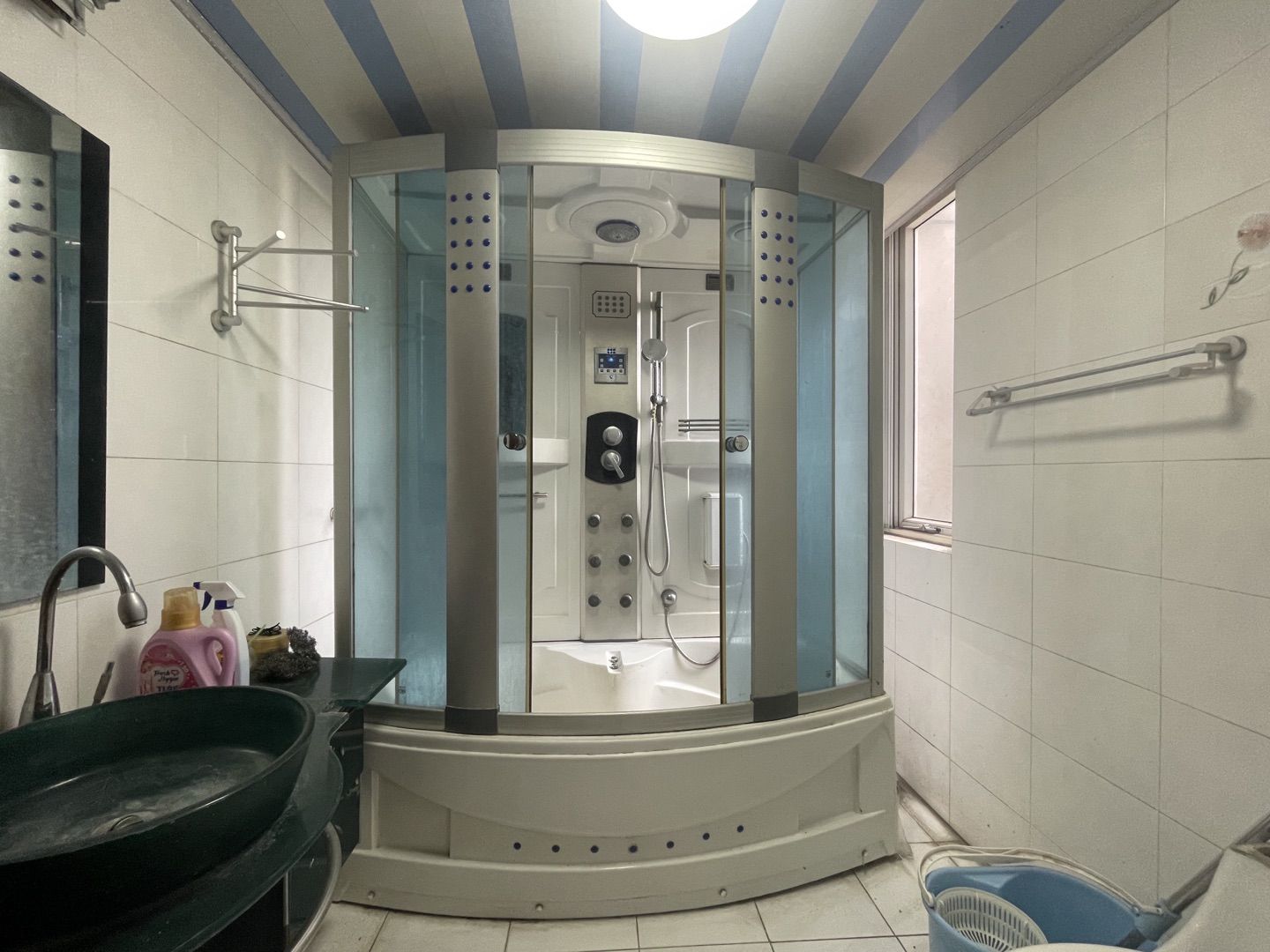 海港新村 3室2厅2卫 84m&sup2;