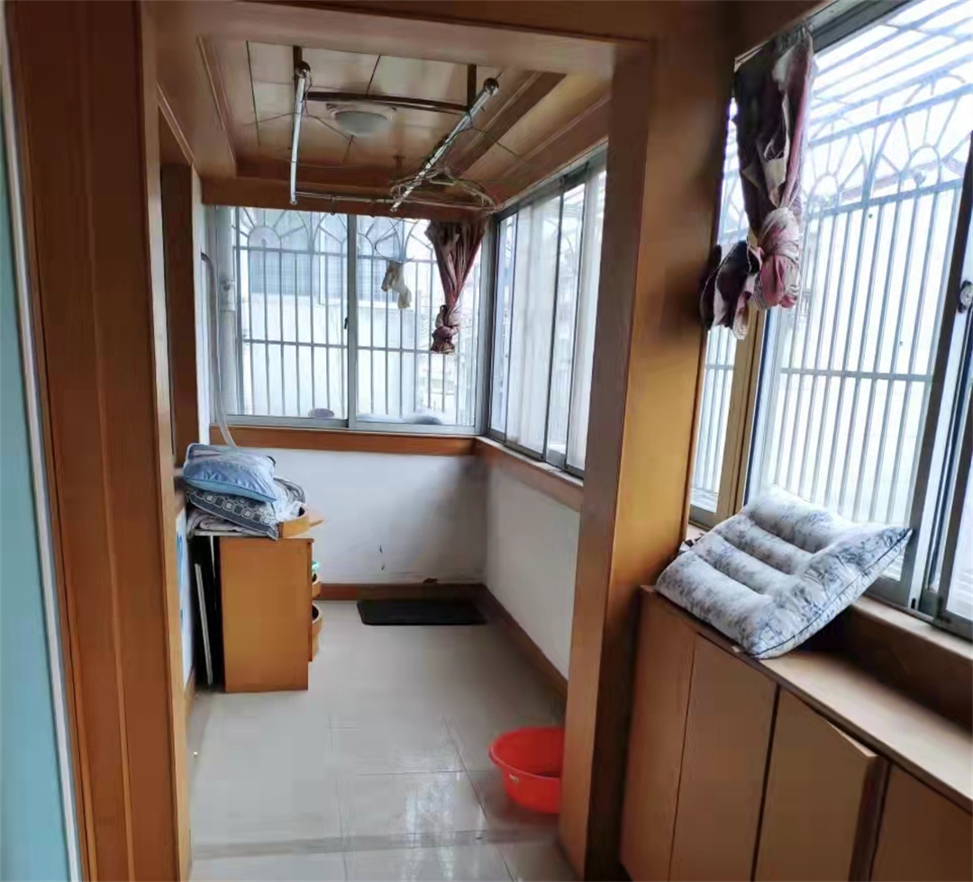 小石桥花苑 3室1厅1卫 95.00m&sup2;