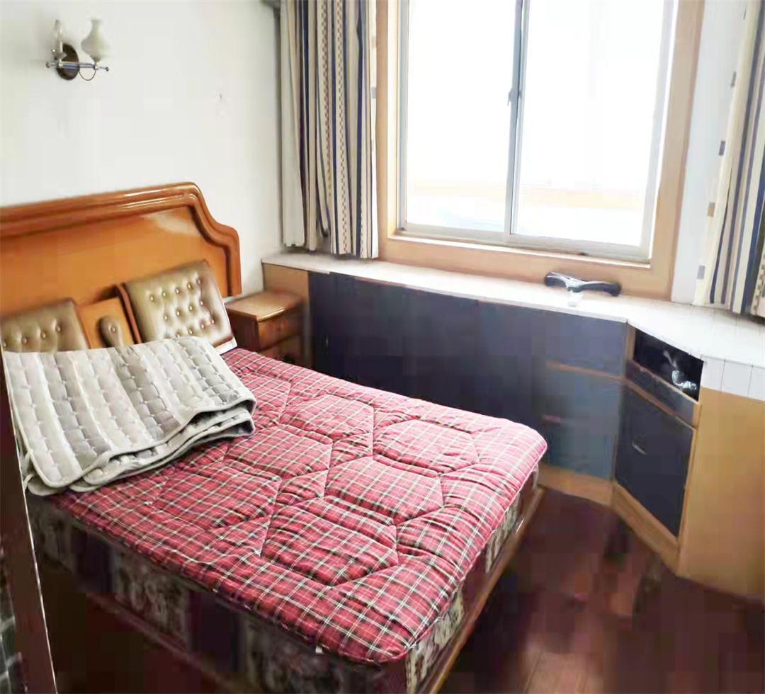 小石桥花苑 3室1厅1卫 95.00m&sup2;