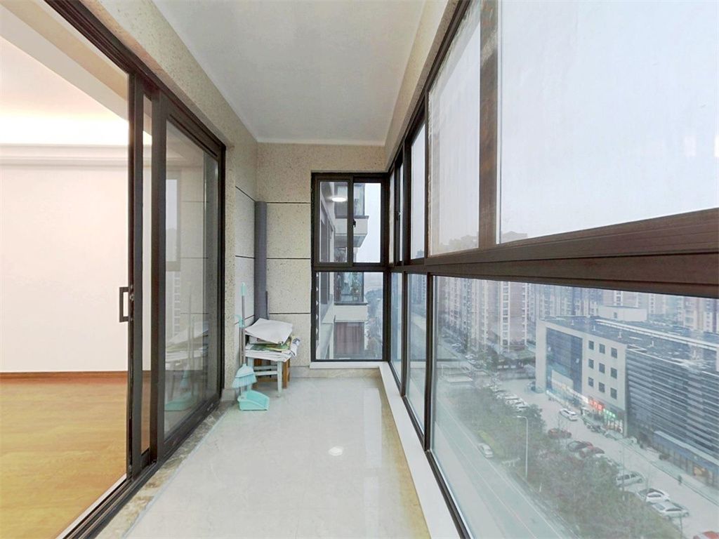 雍华府 3室2厅1卫 118m&sup2;