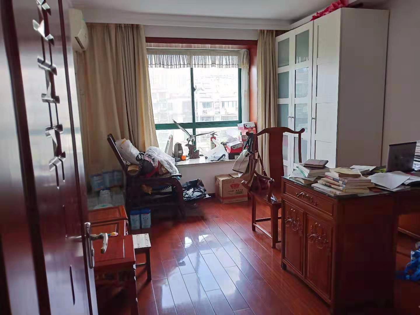 德民花苑东区 4室2厅2卫 170m&sup2;