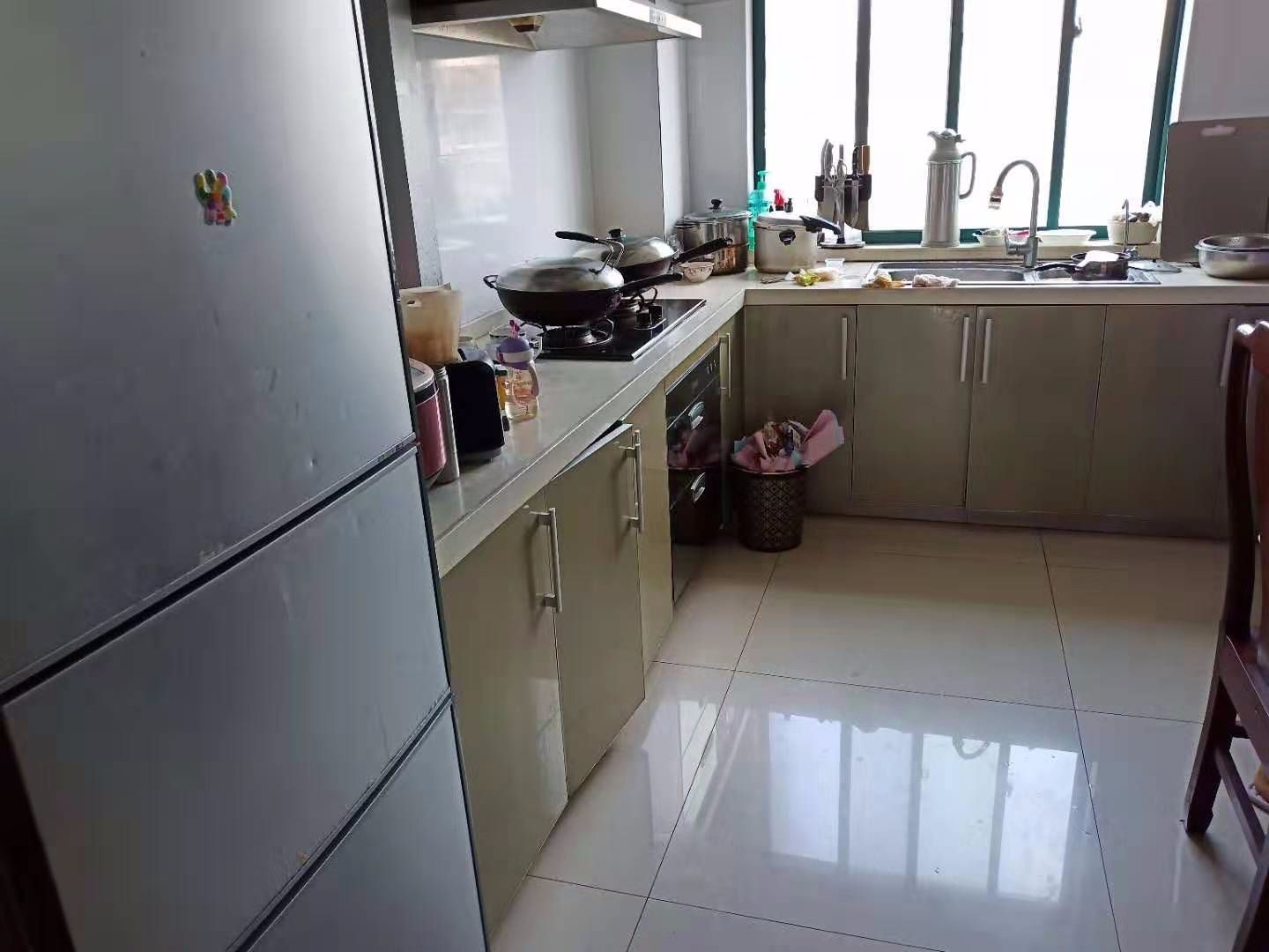 德民花苑东区 4室2厅2卫 170m&sup2;