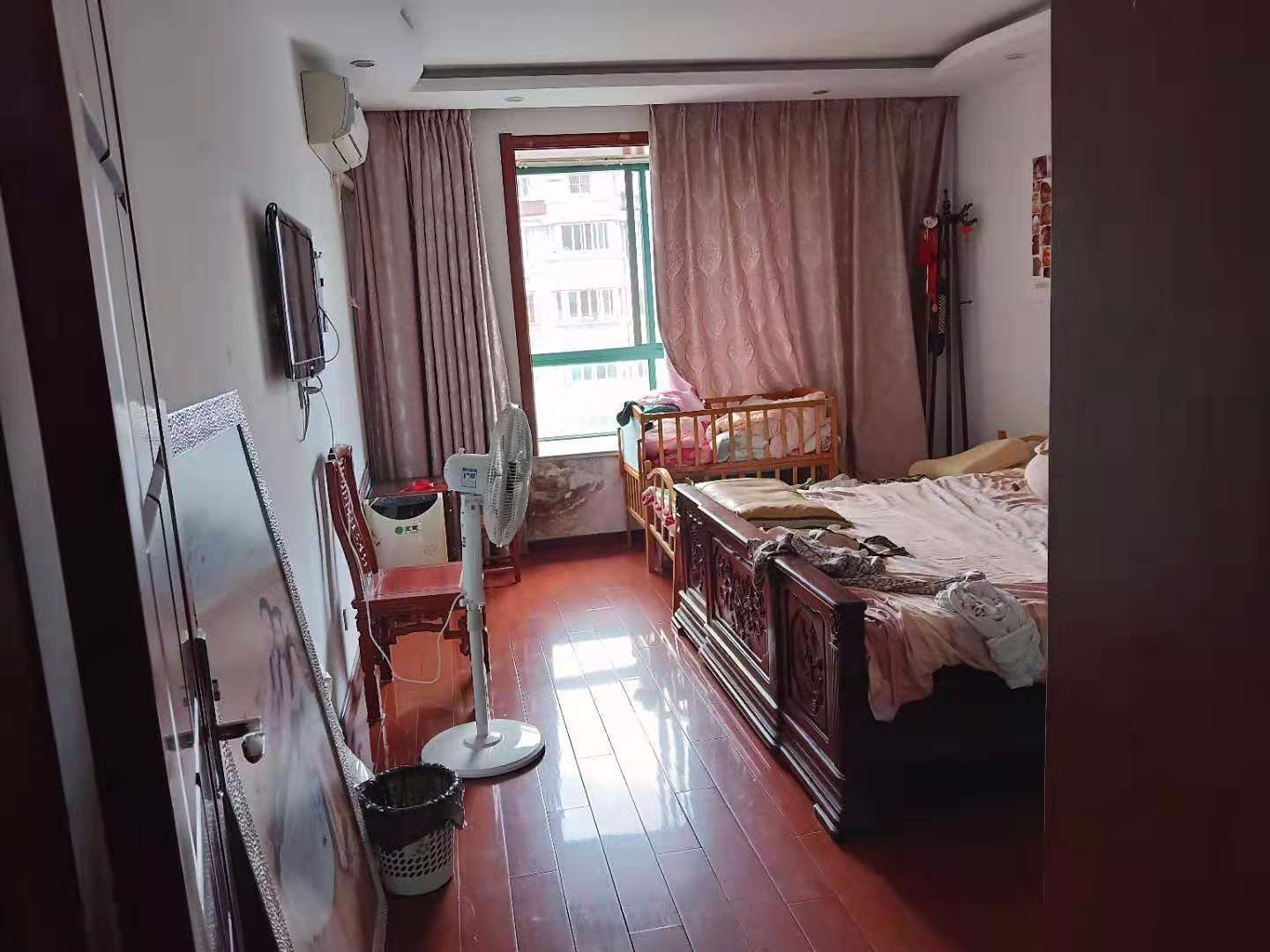 德民花苑东区 4室2厅2卫 170m&sup2;