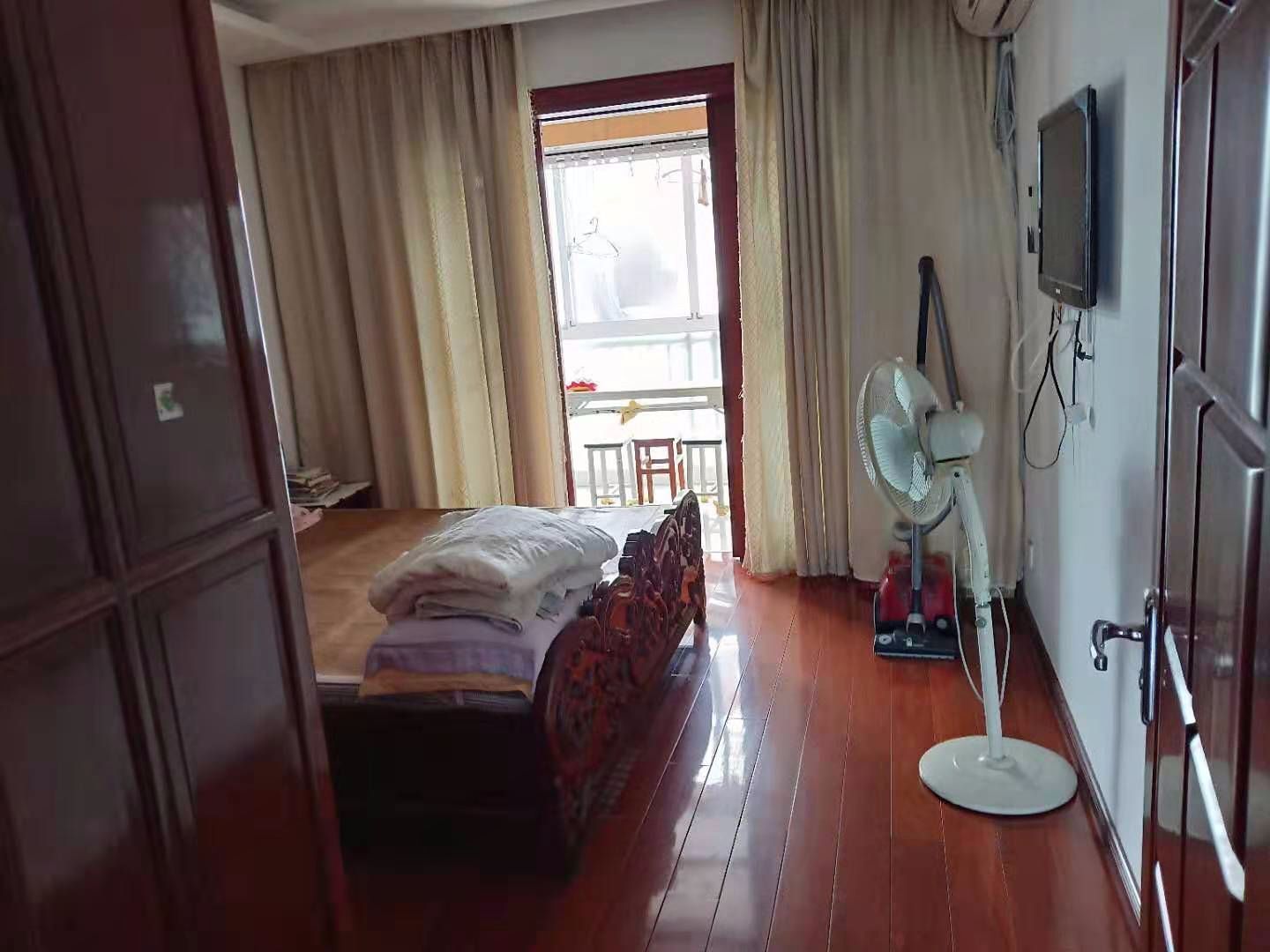 德民花苑东区 4室2厅2卫 170m&sup2;