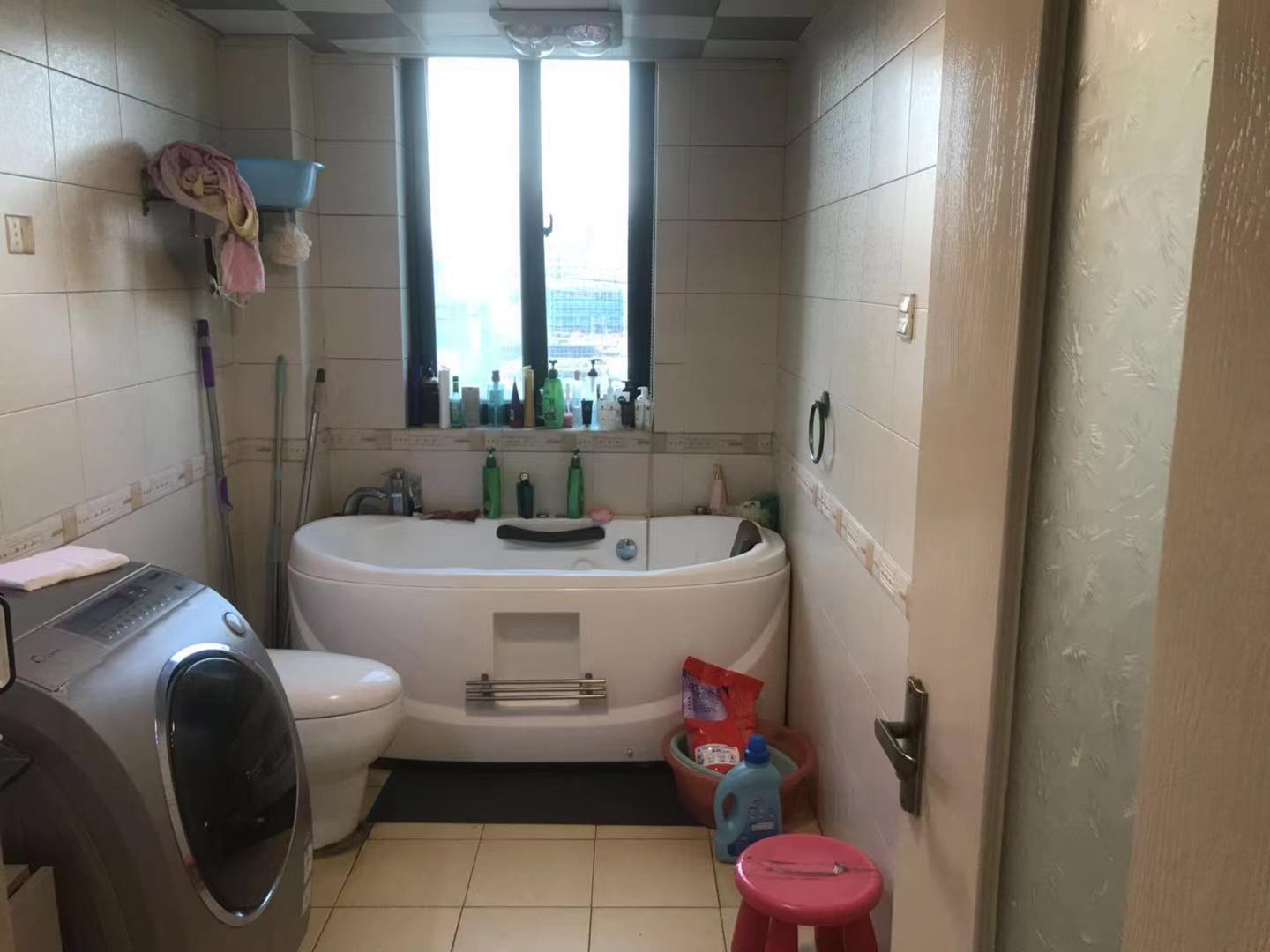 都市华城 3室2厅2卫 139.8m&sup2;