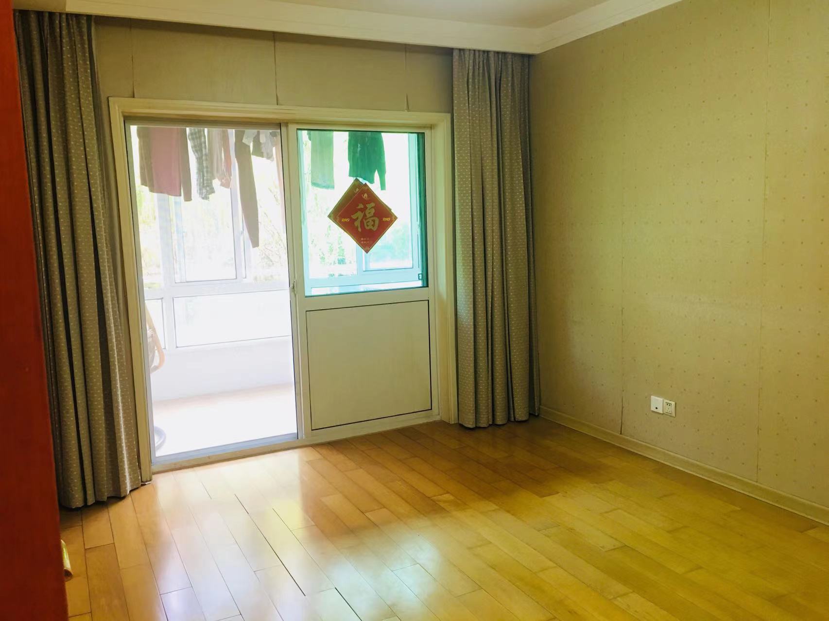 天安花园 4室2厅2卫 265.00m&sup2;
