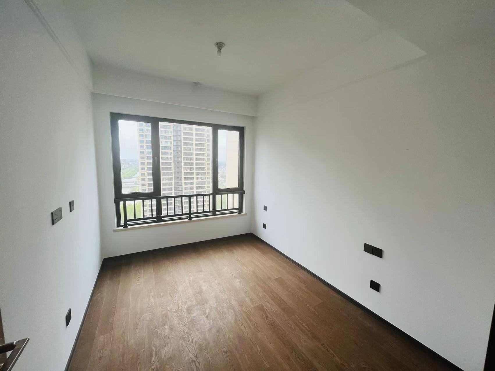 春风南岸东园 4室2厅2卫 136m²