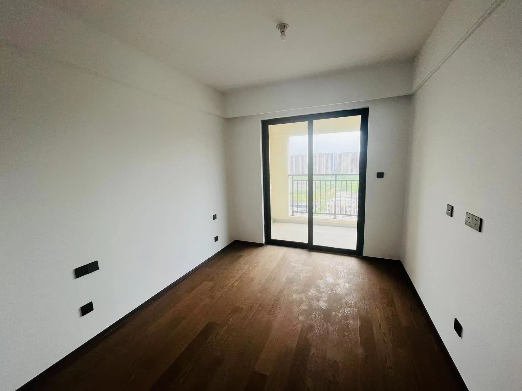 春风南岸东园 4室2厅2卫 136m²