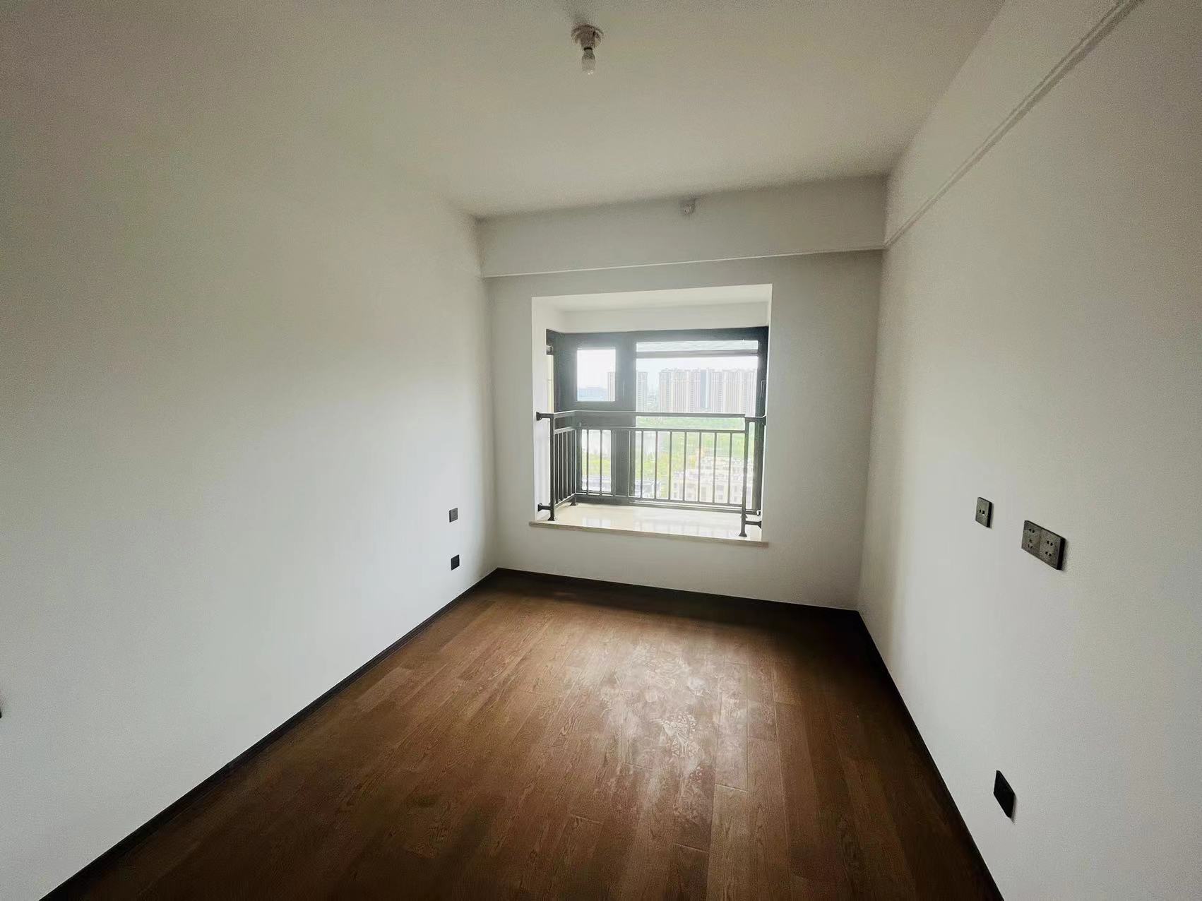 春风南岸东园 4室2厅2卫 136m²