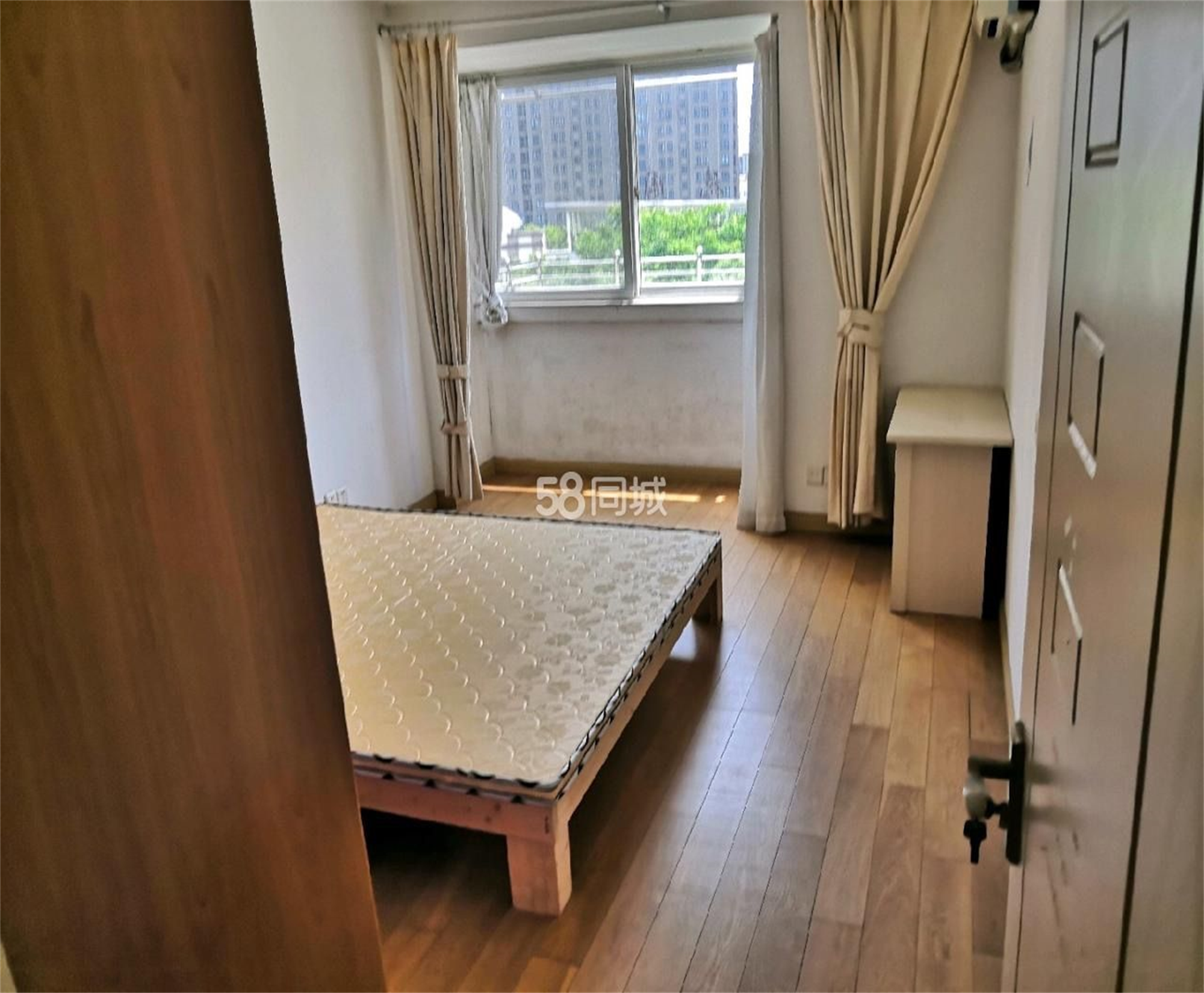 春晖花园 3室2厅2卫 136.91m&sup2;