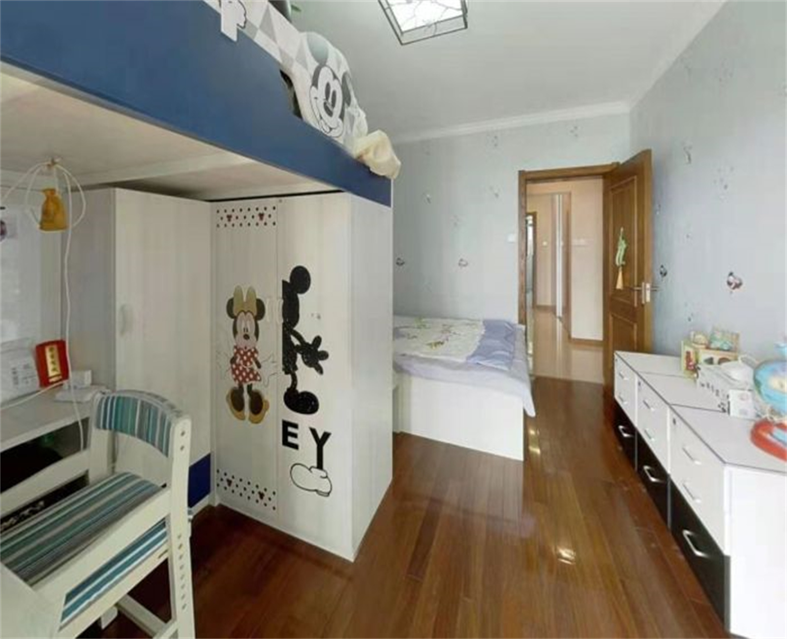 王府大厦 4室2厅1卫 217m&sup2;